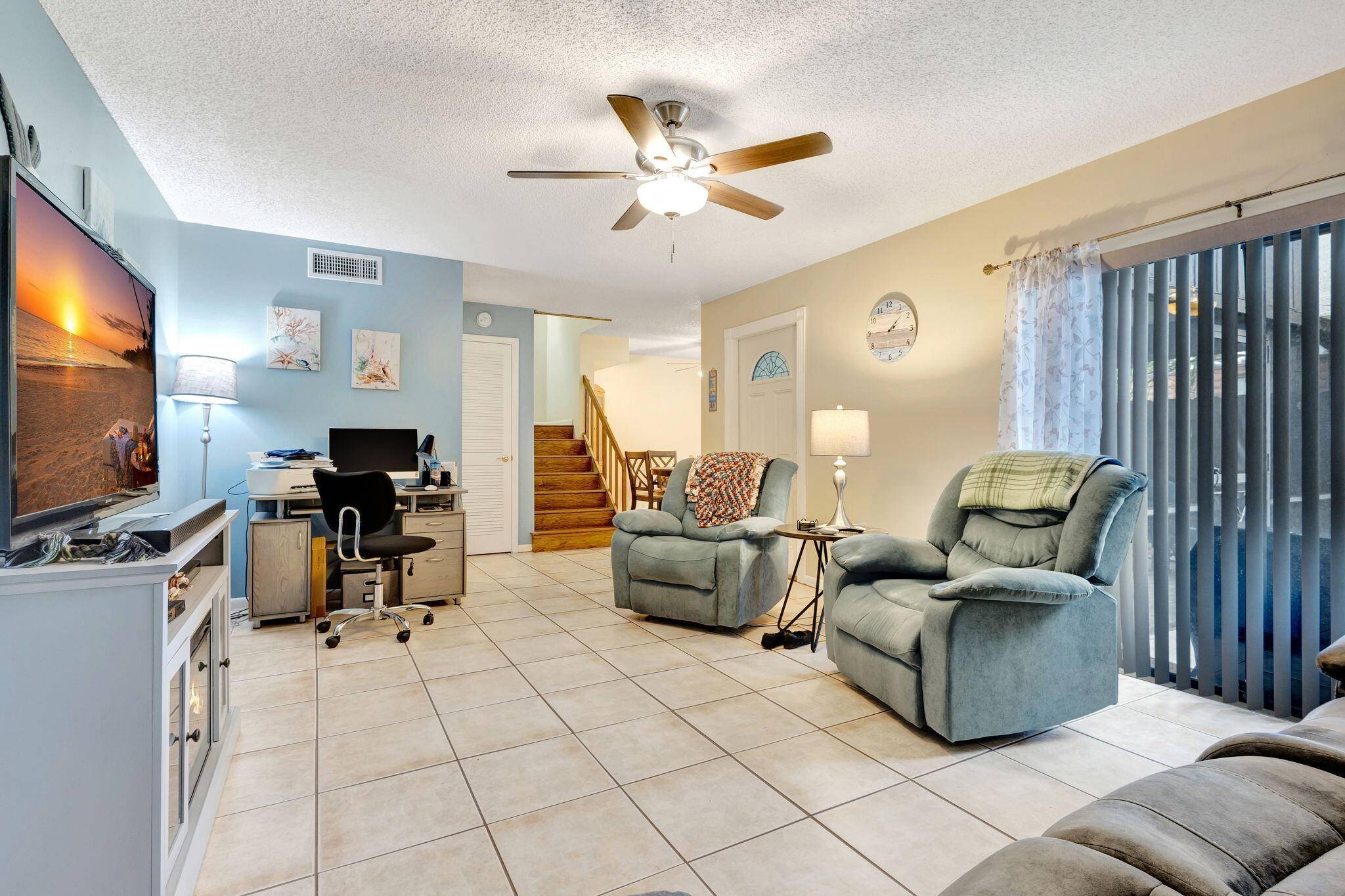 Greenacres, FL 33415,2211 White Pine CIR C