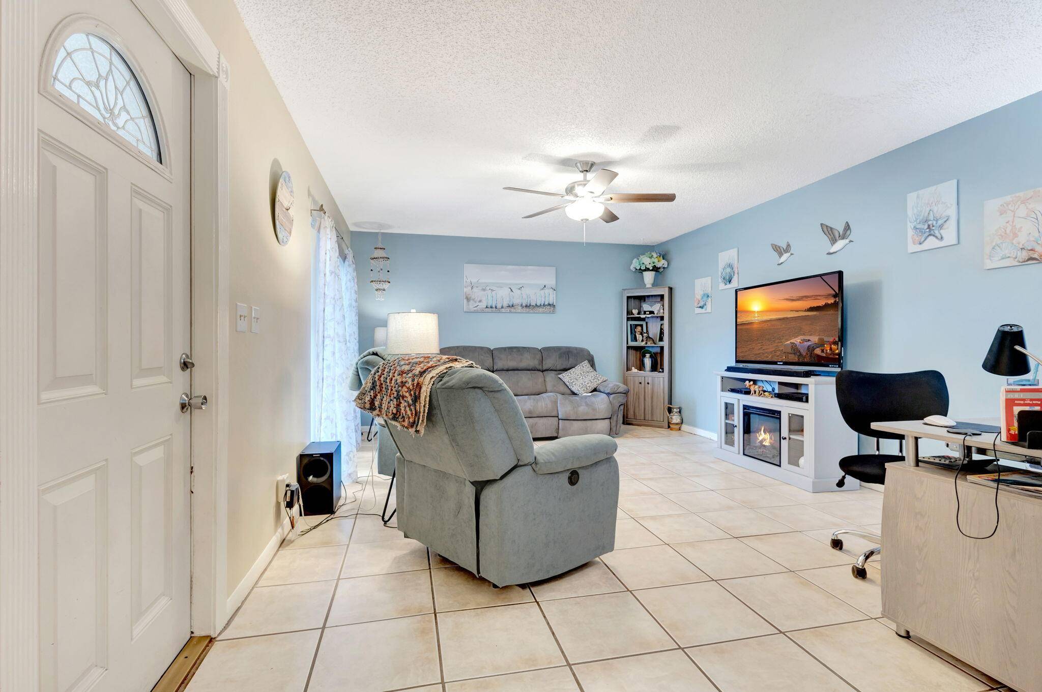 Greenacres, FL 33415,2211 White Pine CIR C