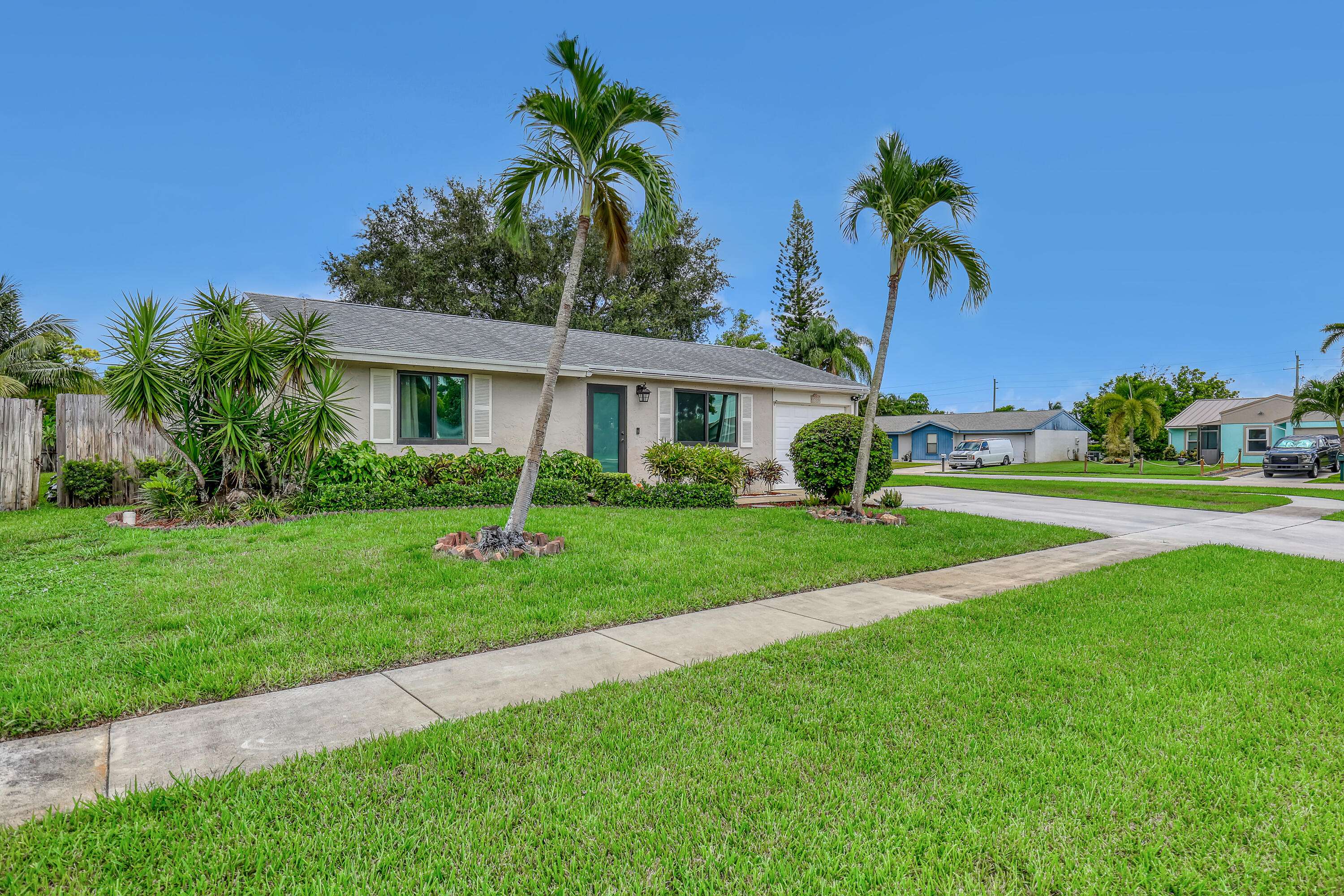 Boynton Beach, FL 33472,8500 Elaine DR