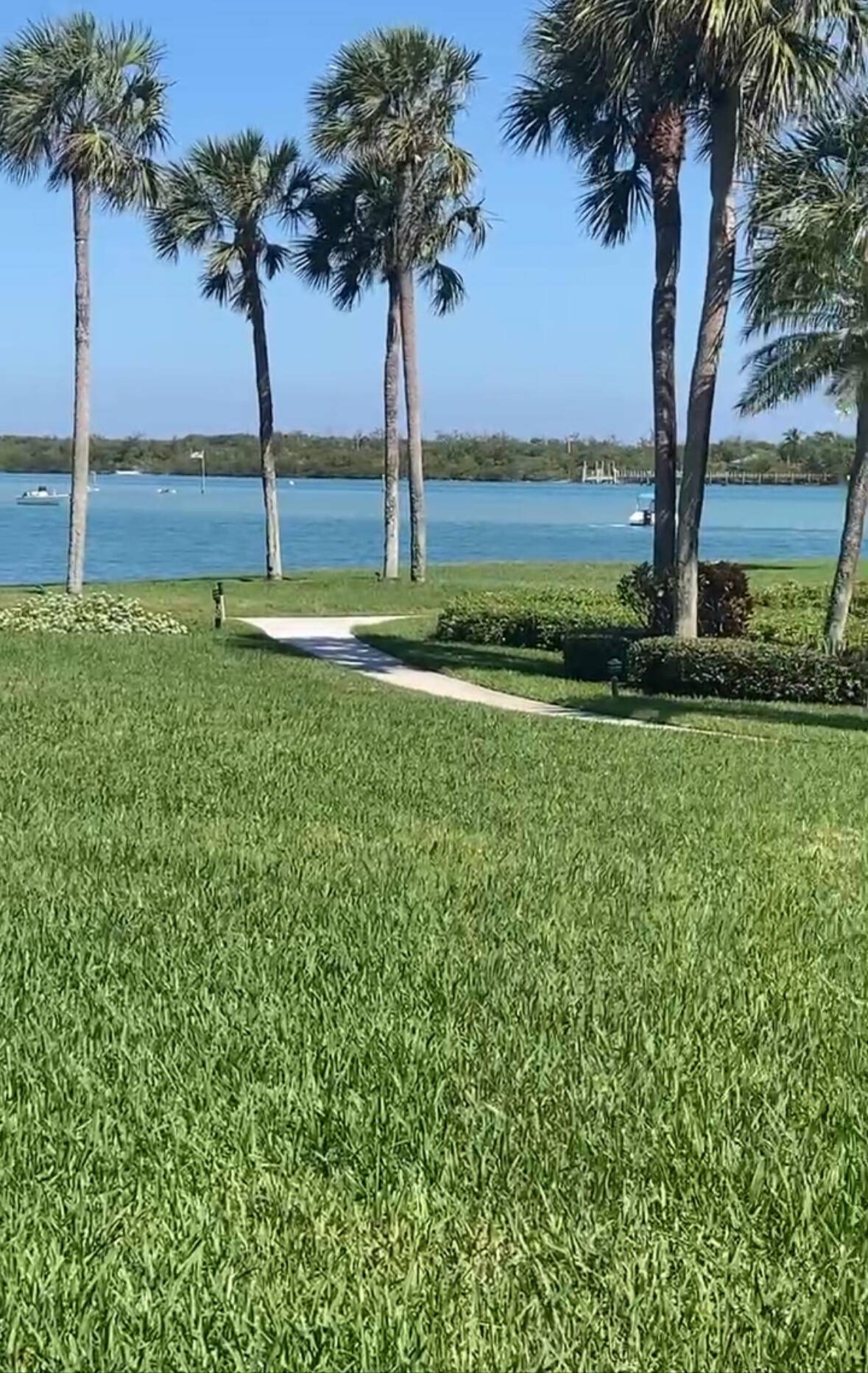 Tequesta, FL 33469,300 Intracoastal PL 106