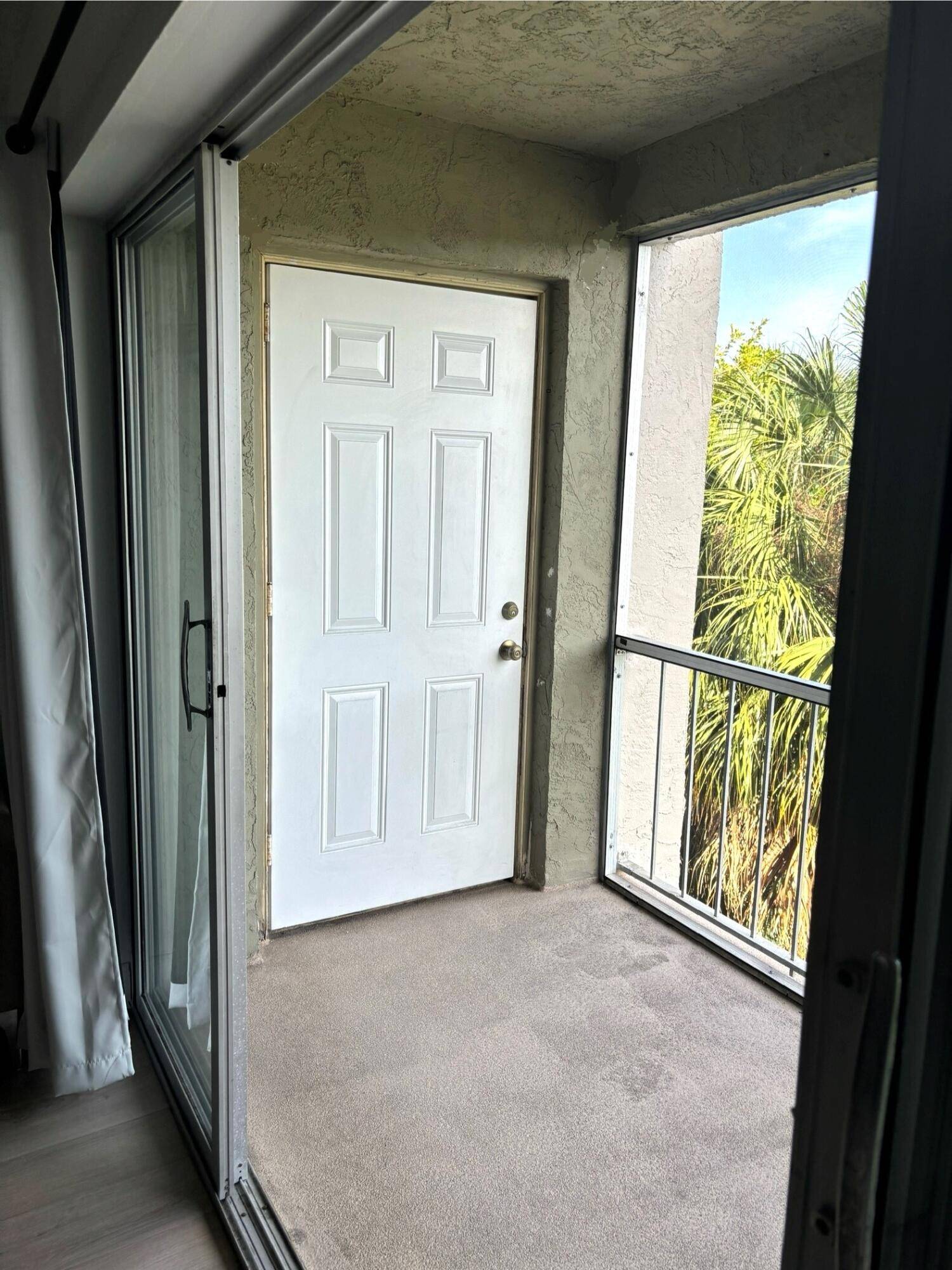 West Palm Beach, FL 33409,505 Spencer DR 207
