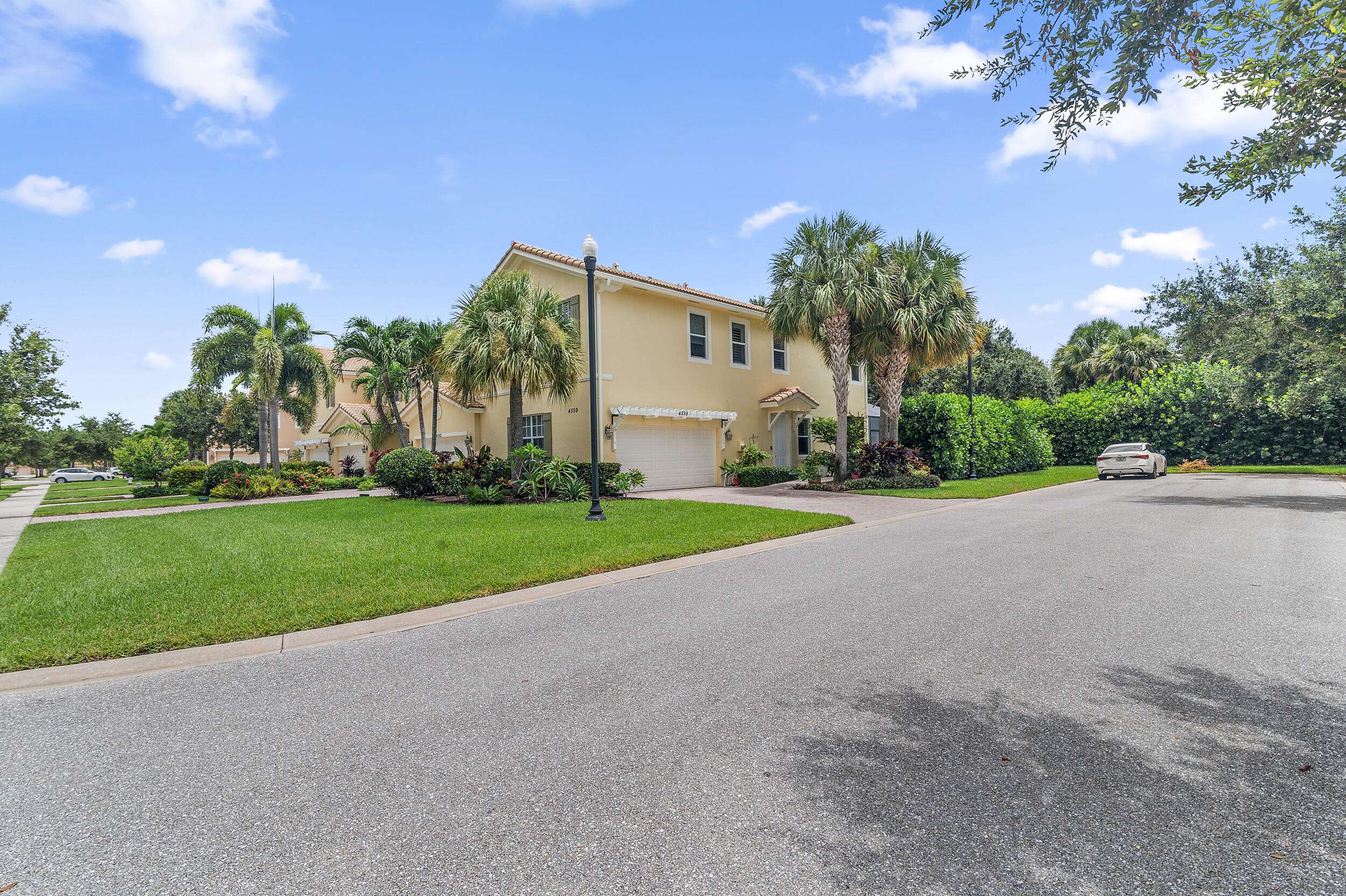 Palm Beach Gardens, FL 33418,4559 Cadiz CIR