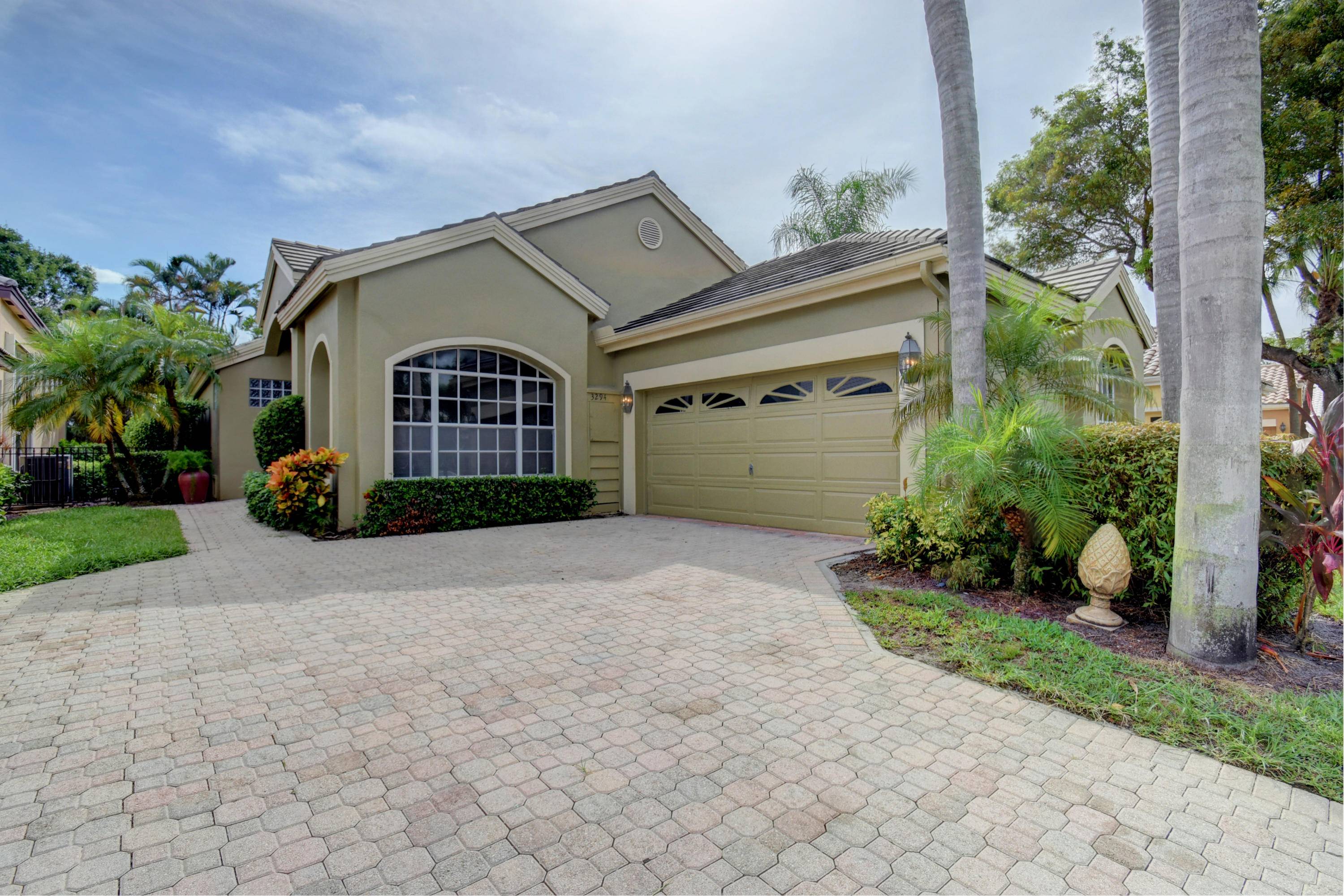 Boca Raton, FL 33496,3294 NW 53rd CIR