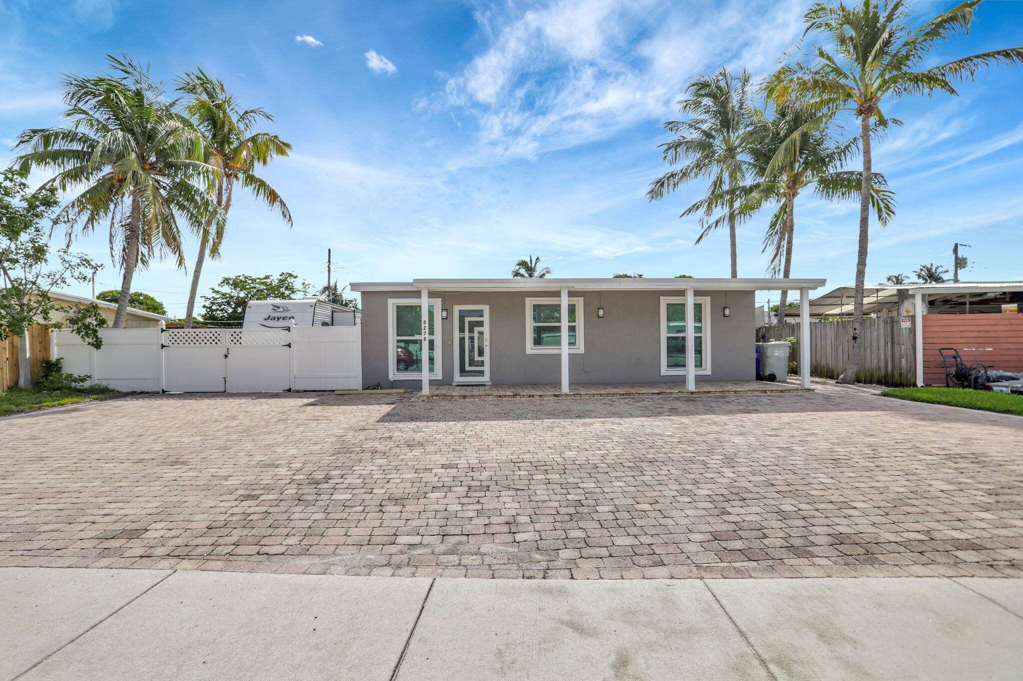 Pompano Beach, FL 33064,5278 NE 19th TER