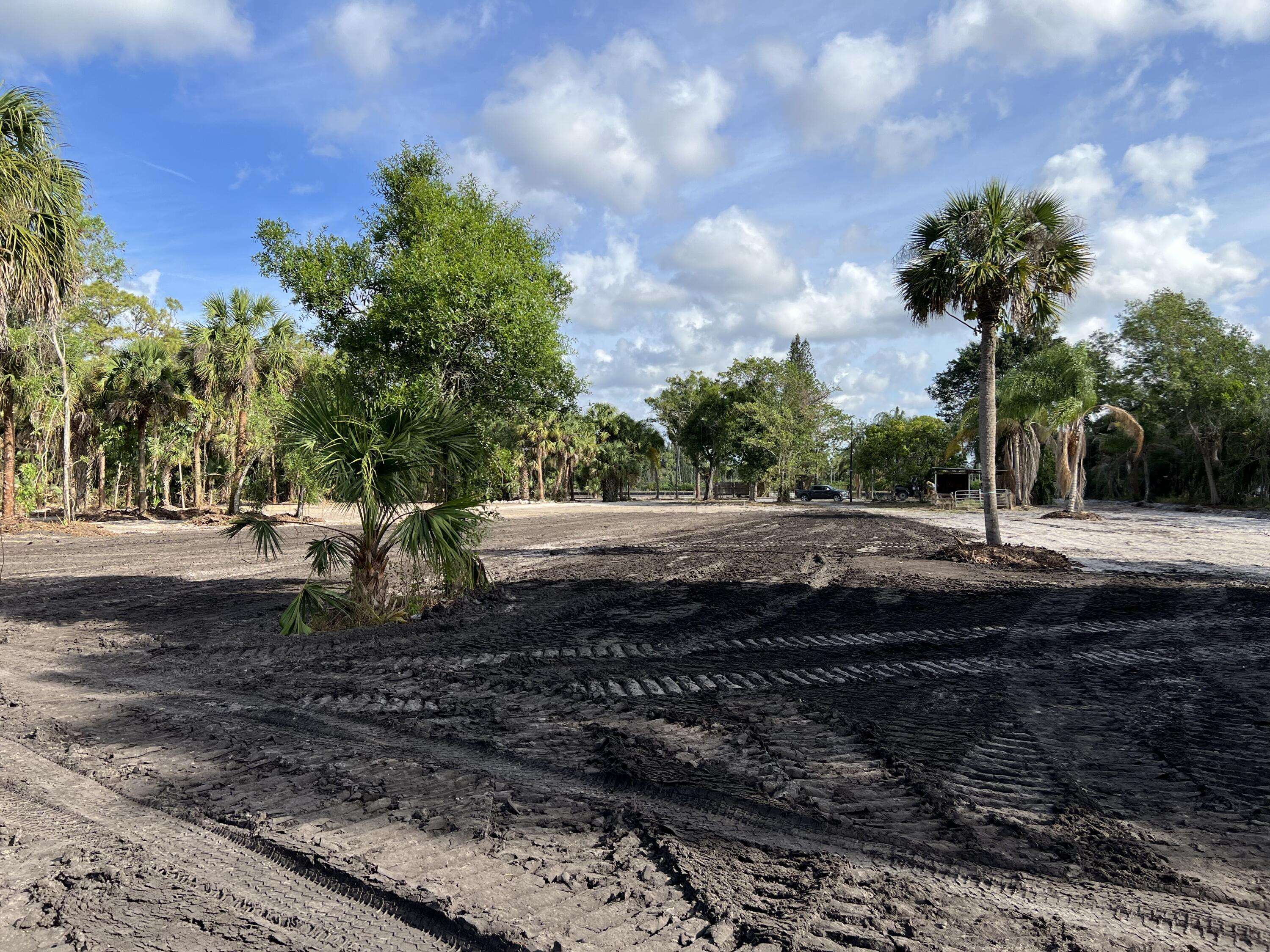 Loxahatchee Groves, FL 33470,15590 North RD