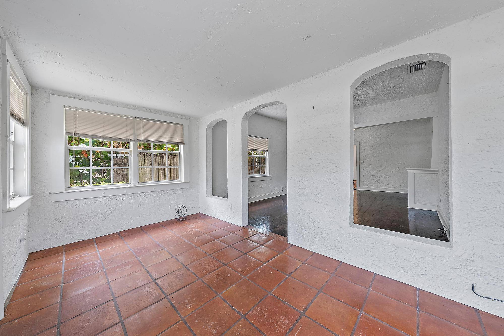 West Palm Beach, FL 33405,719 Francis ST