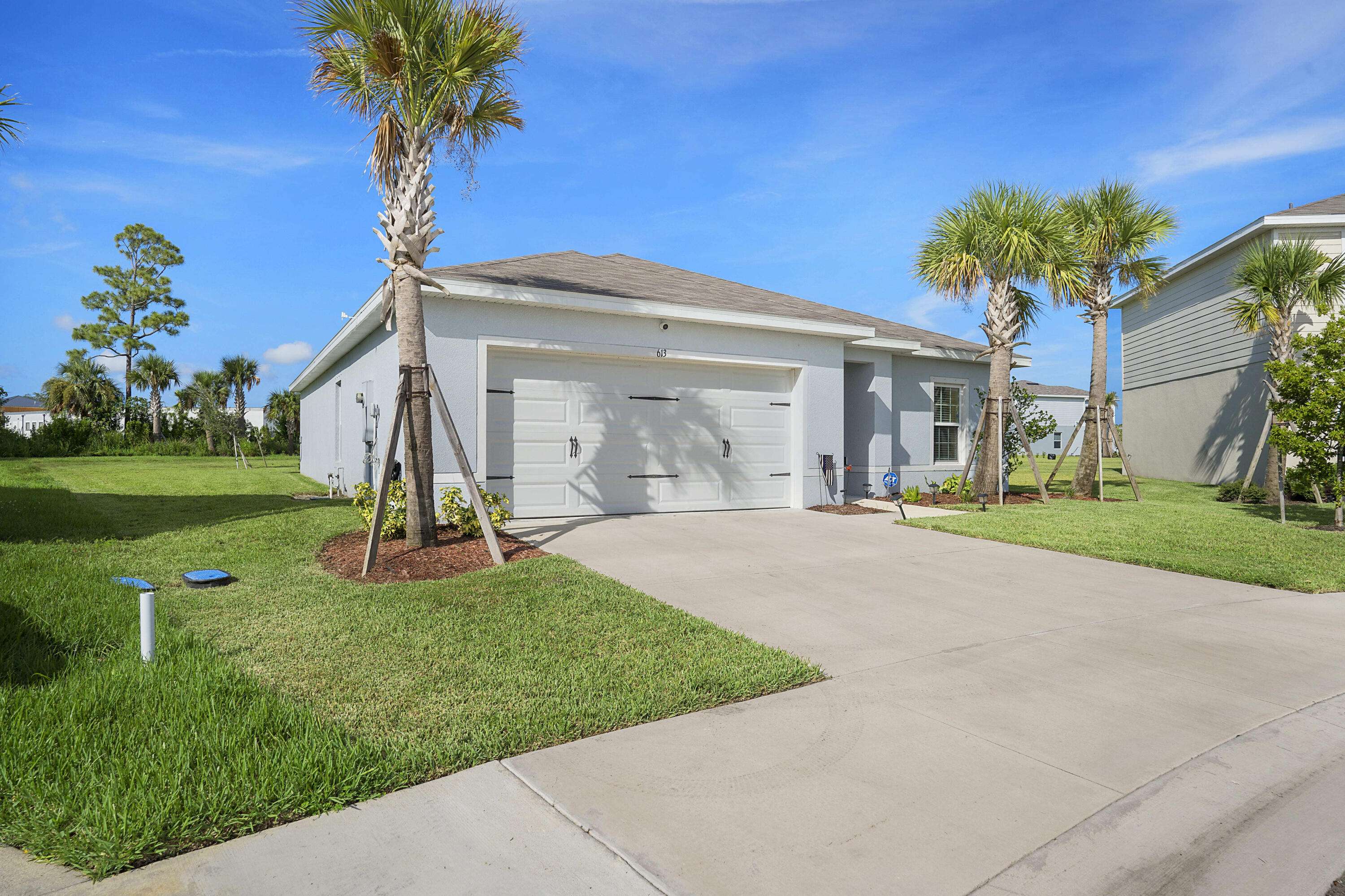 Fort Pierce, FL 34981,613 Lychee LN