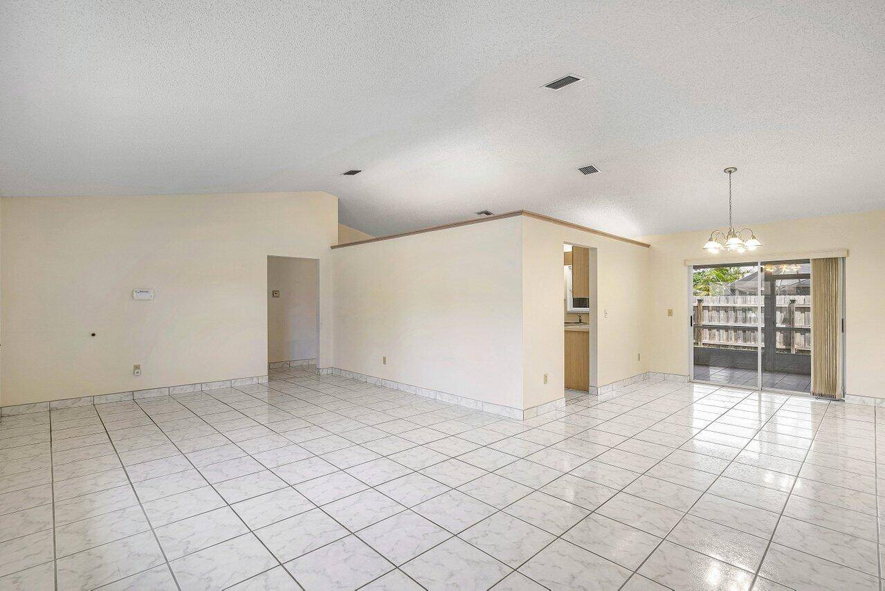 Lantana, FL 33462,1303 W Indies WAY