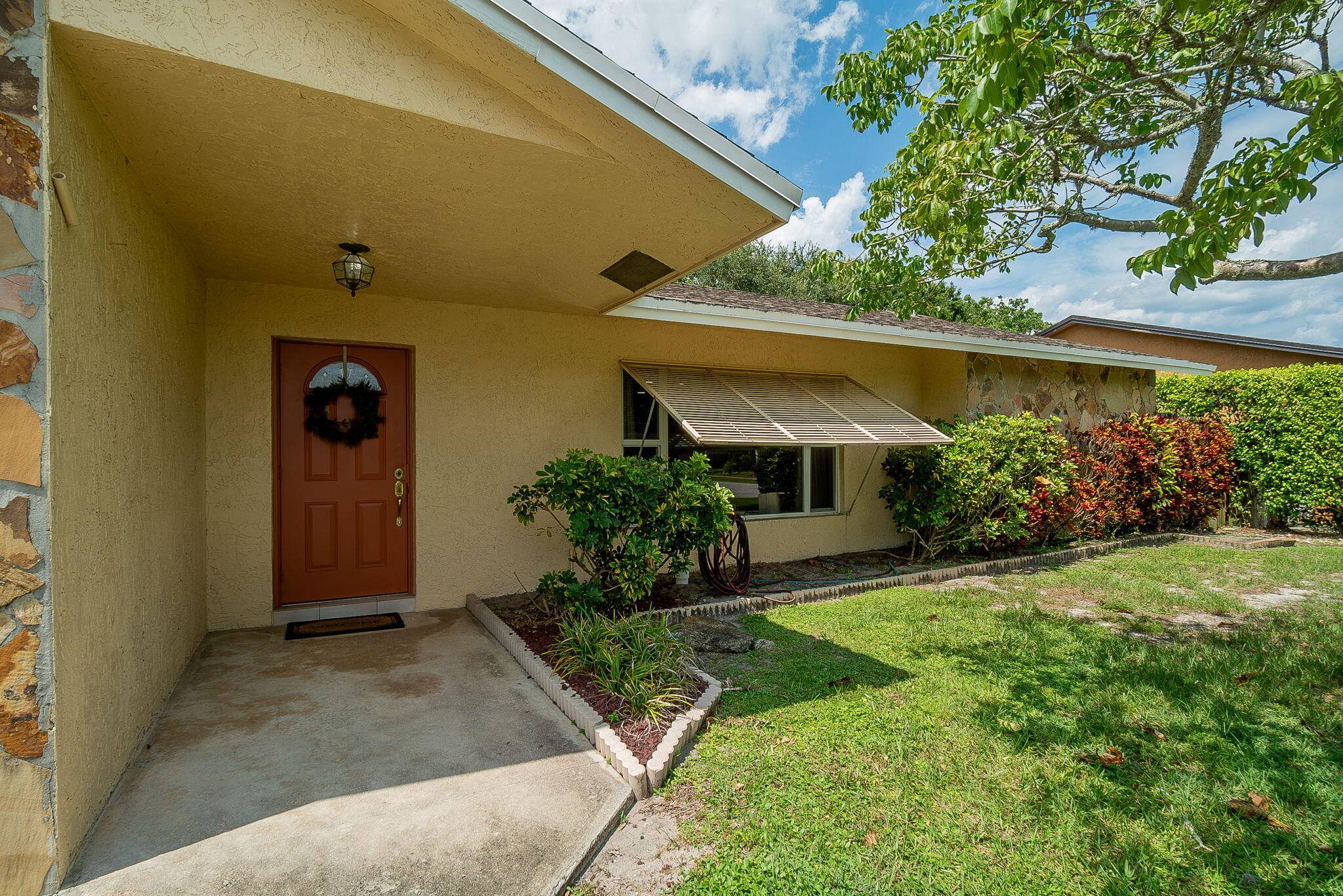 Lake Worth, FL 33463,4587 Blue Pine CIR