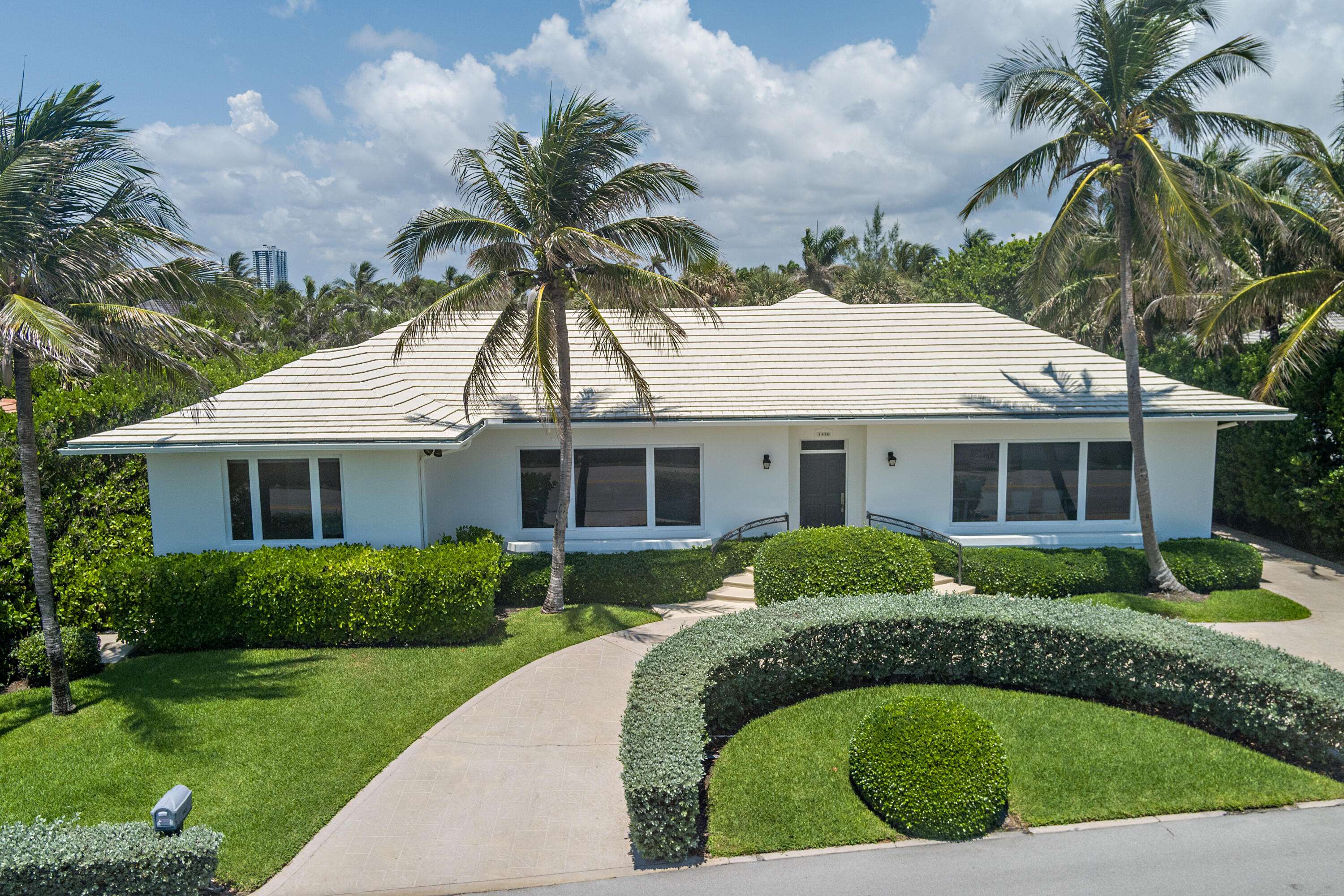 Palm Beach, FL 33480,1426 N Ocean BLVD