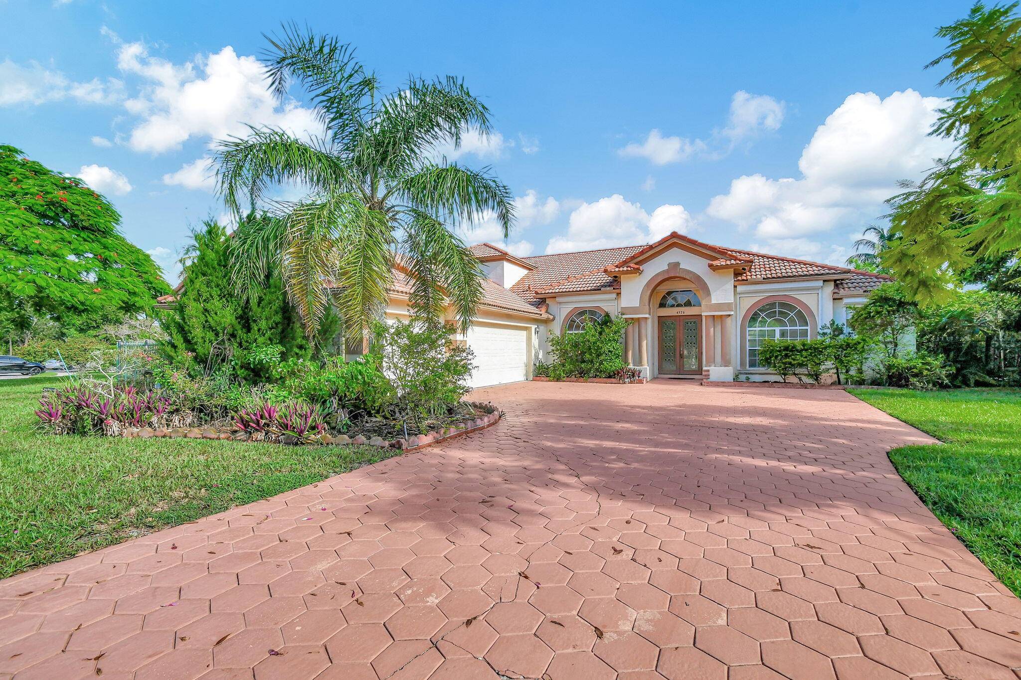 Lake Worth, FL 33467,4576 Hunting TRL