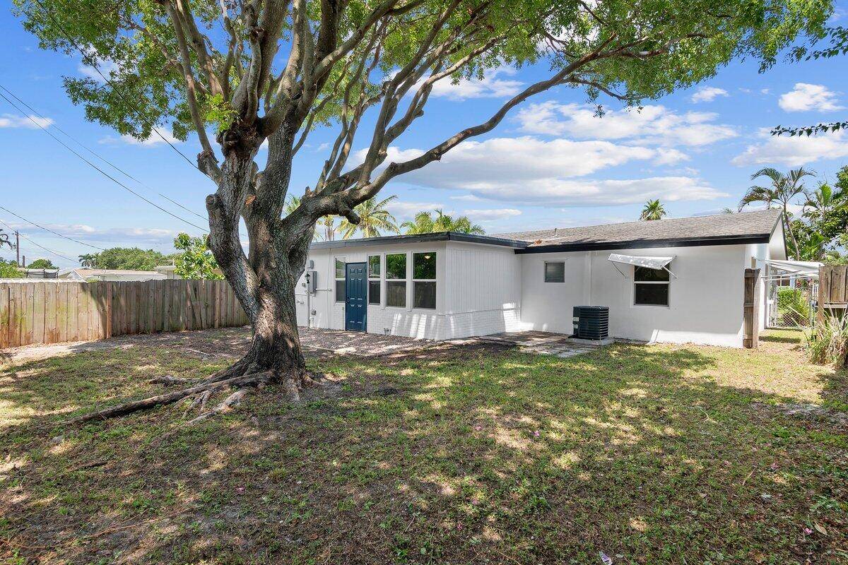 Lantana, FL 33462,1132 Garnett ST