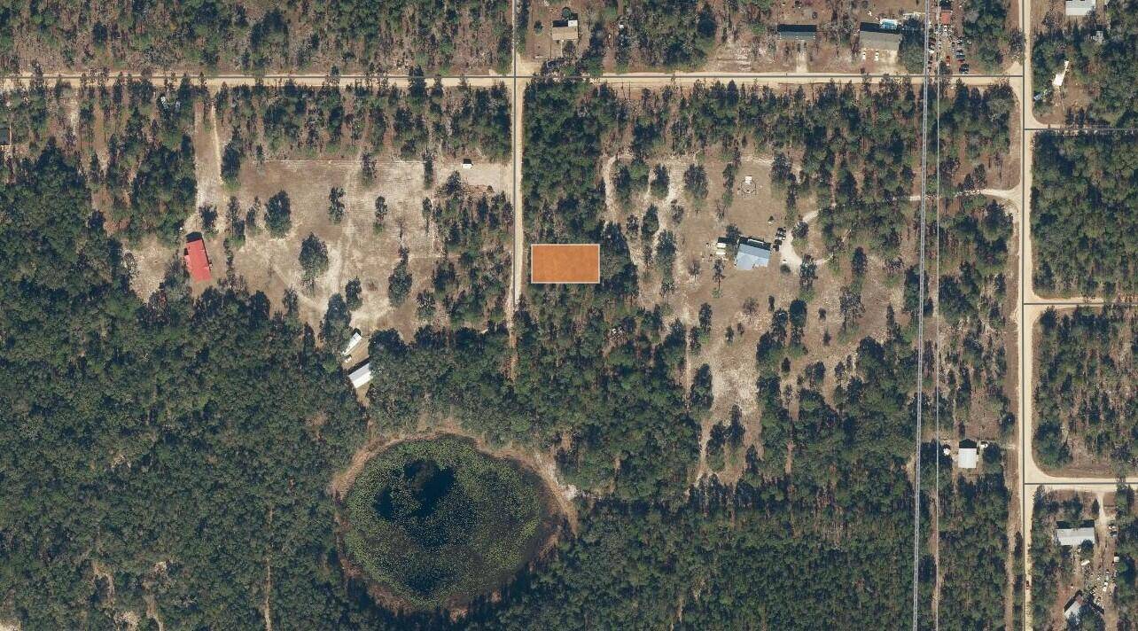 Interlachen, FL 32148,206 Wales ST