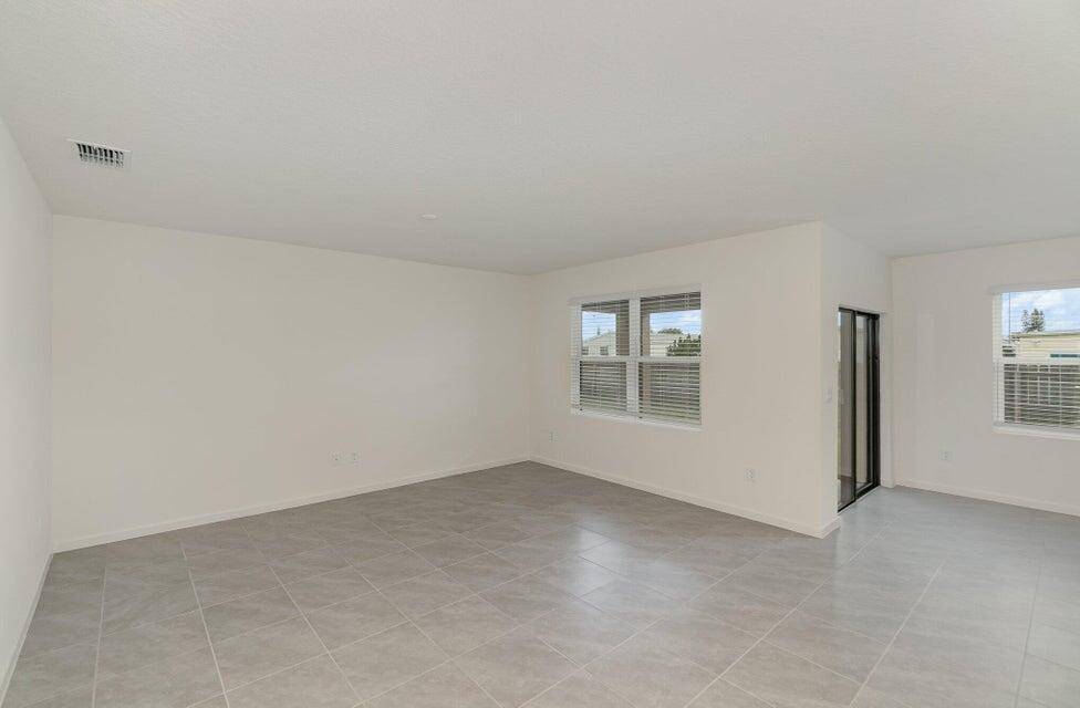 Fort Pierce, FL 34945,524 Seafoam CIR