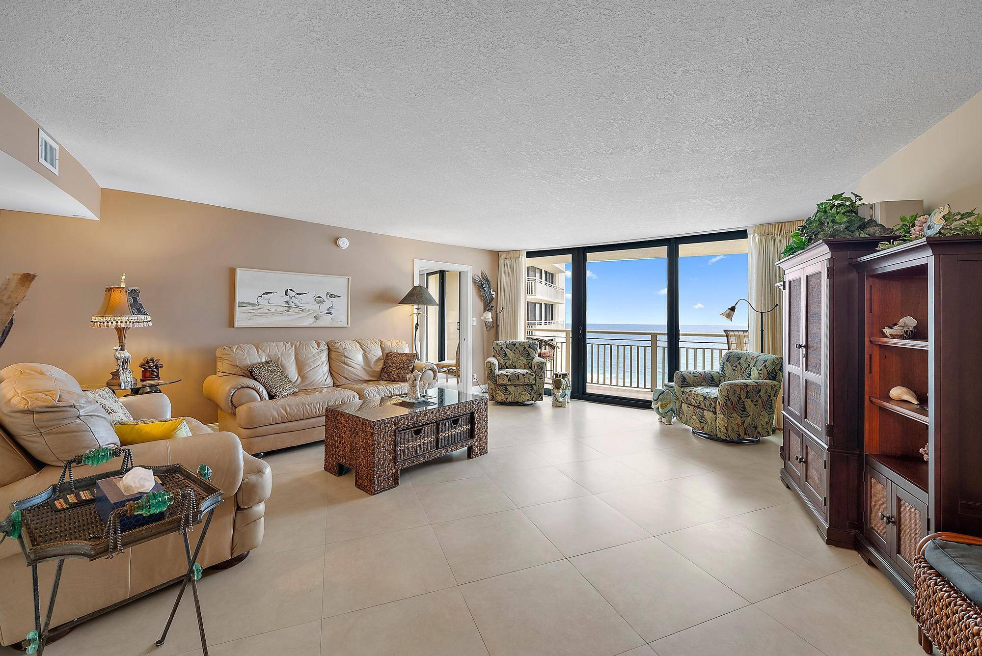 Singer Island, FL 33404,3000 N Ocean DR 19e