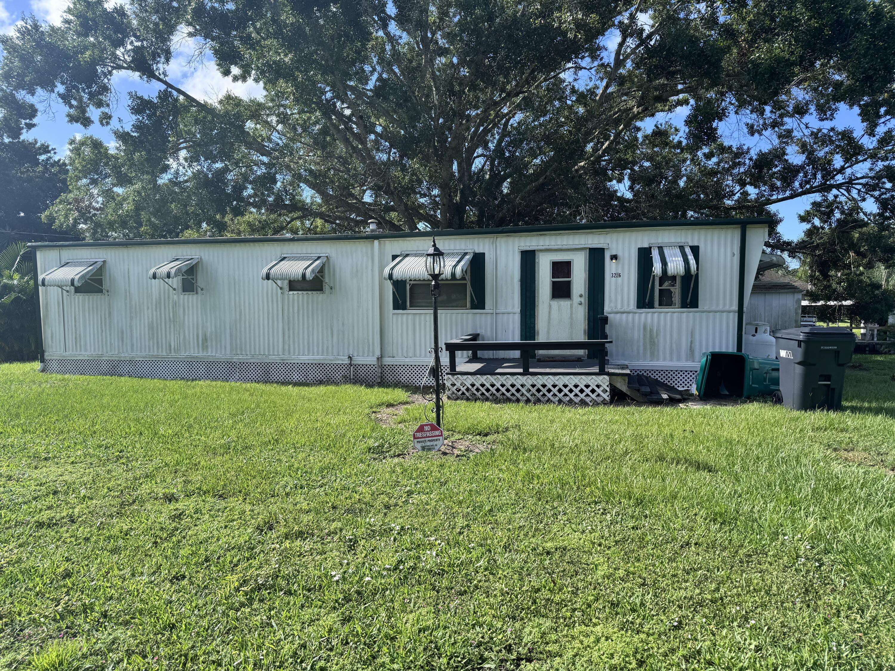 Okeechobee, FL 34974,3226 SE 26th ST