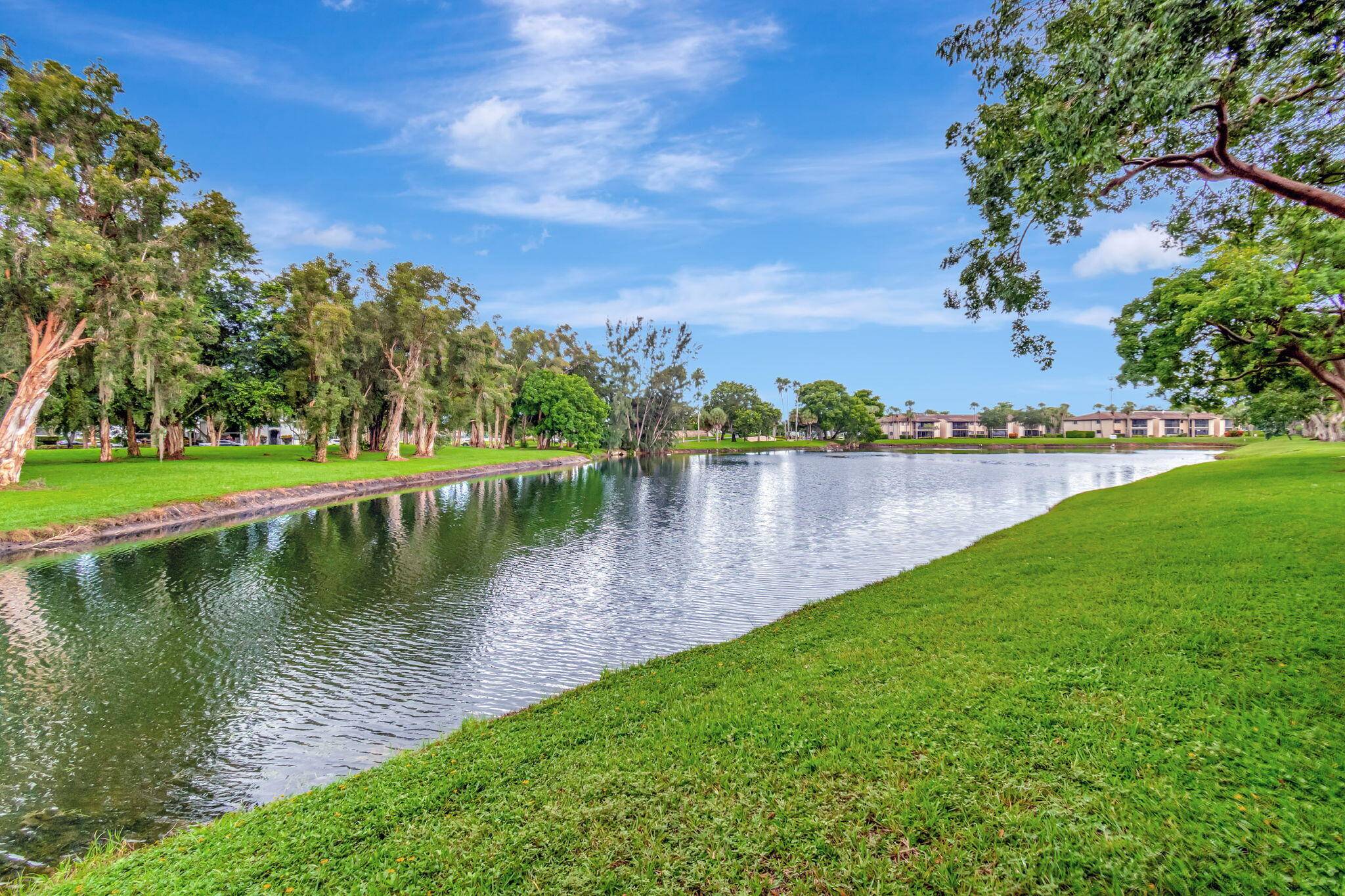 Delray Beach, FL 33484,5598 Witney DR 109