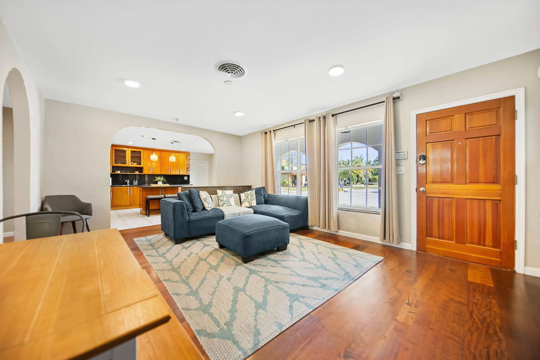 Lake Worth Beach, FL 33460,117 S 18th AVE