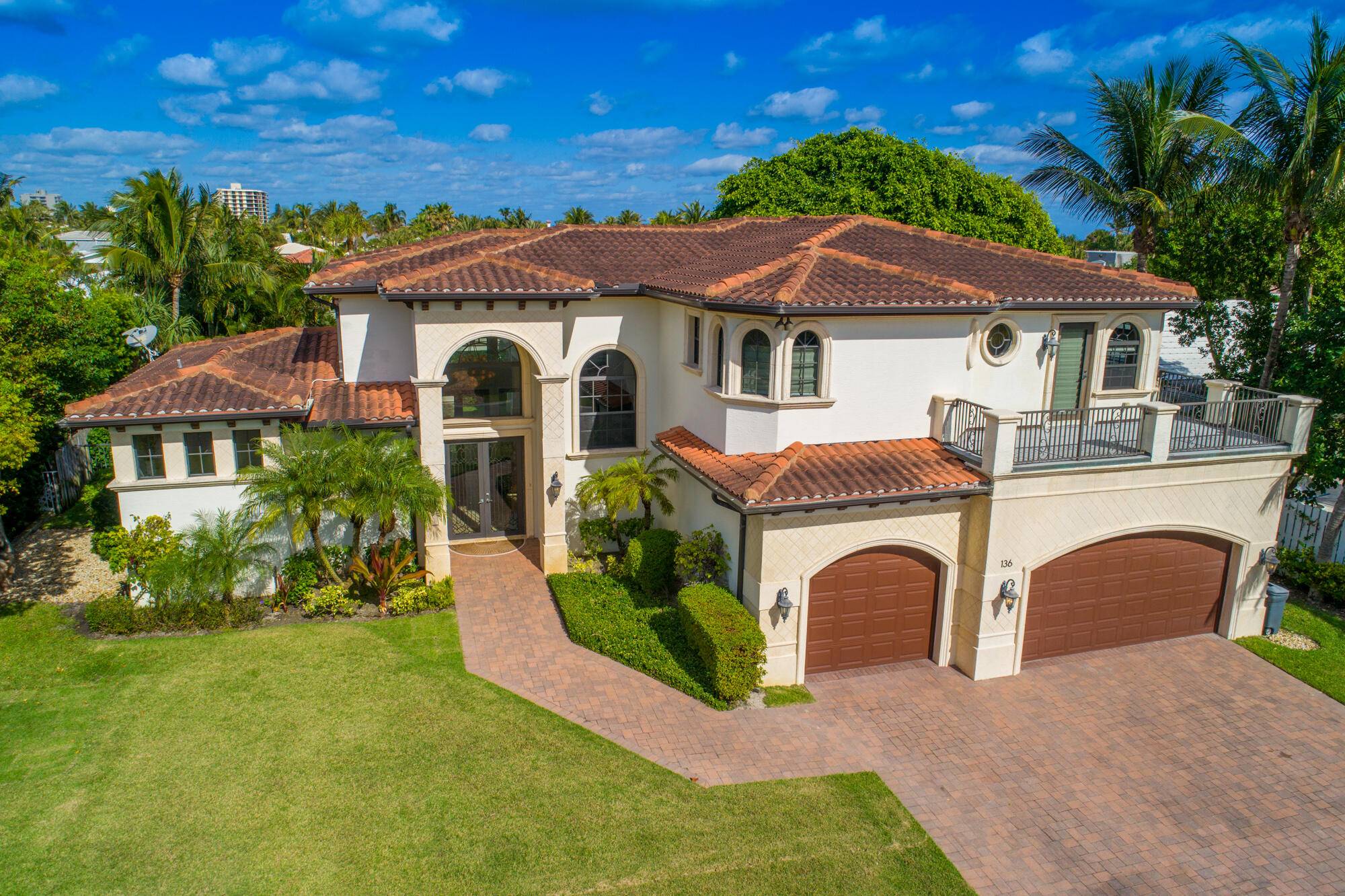 Jupiter Inlet Colony, FL 33469,136 Lighthouse DR