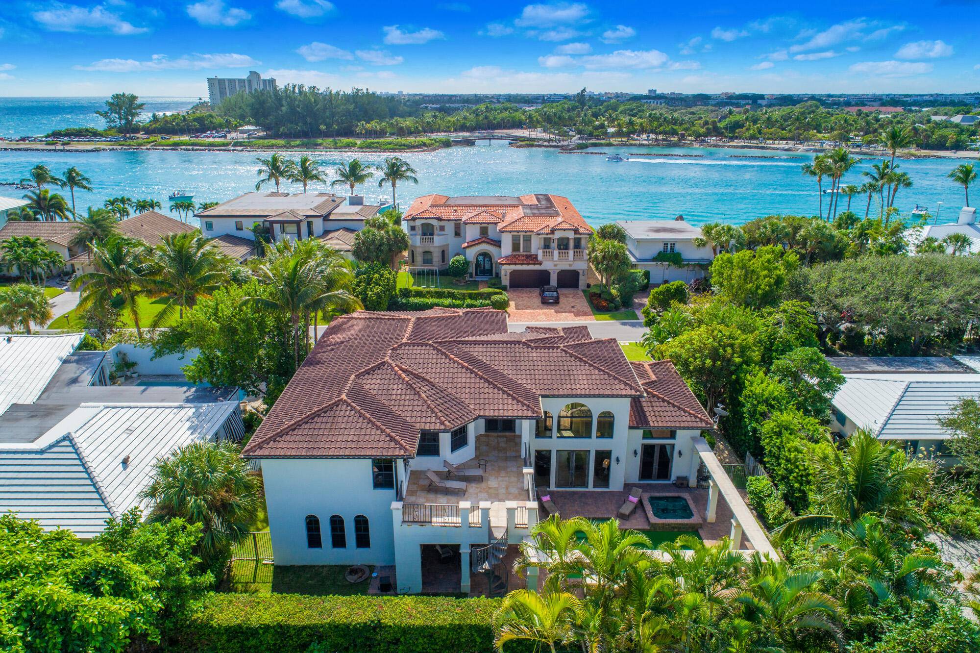 Jupiter Inlet Colony, FL 33469,136 Lighthouse DR