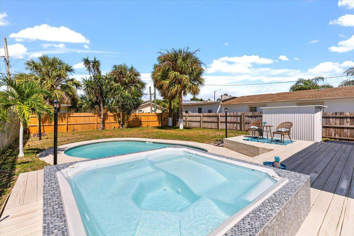 Lake Worth Beach, FL 33460,1227 N Ocean Breeze