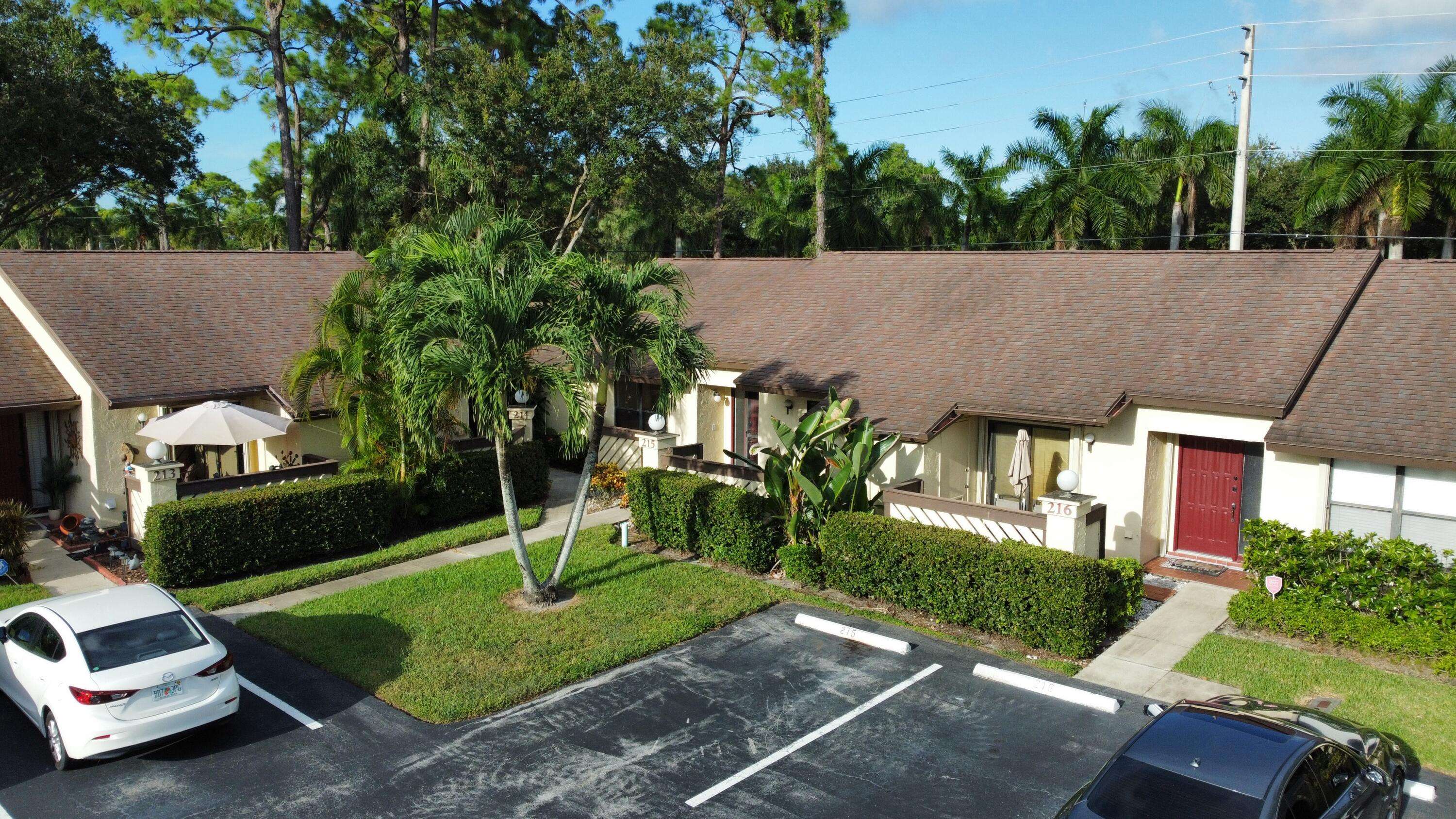 Royal Palm Beach, FL 33411,215 Thorn Apple CT
