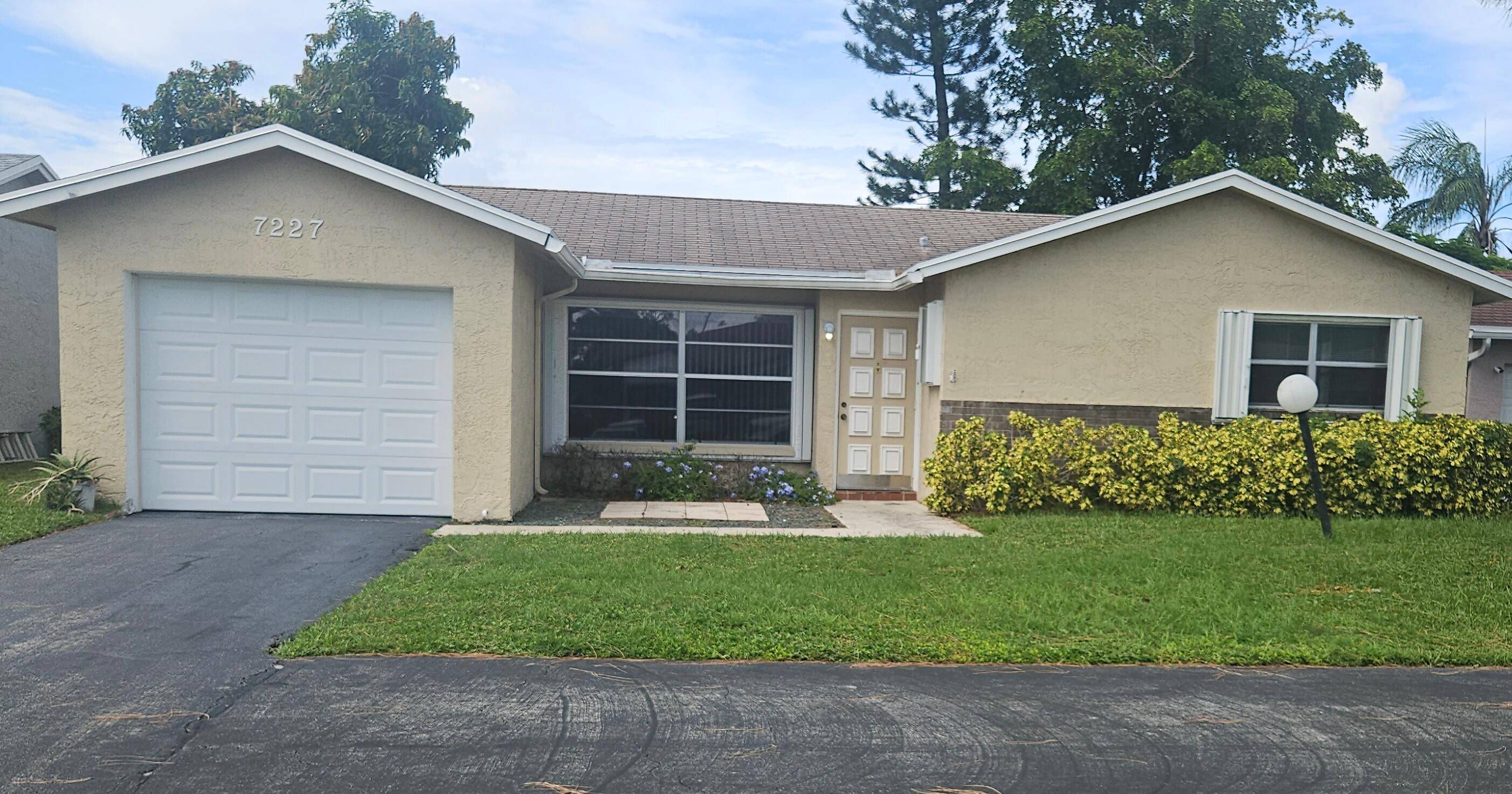 Lake Worth, FL 33467,7227 Pine Manor RD