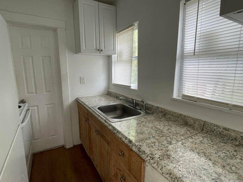 West Palm Beach, FL 33407,719 52nd ST C