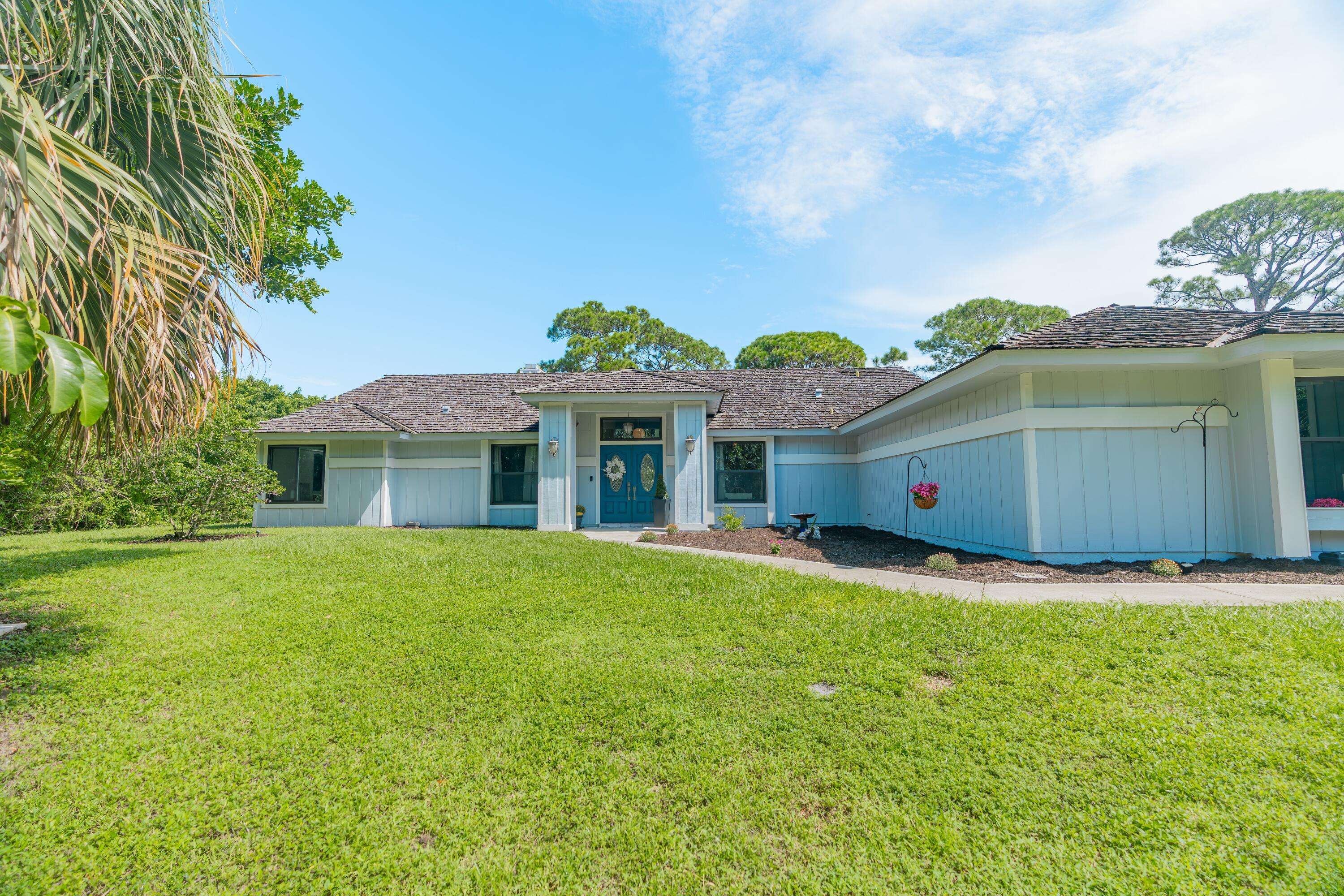 Jensen Beach, FL 34957,835 NE Stokes TER