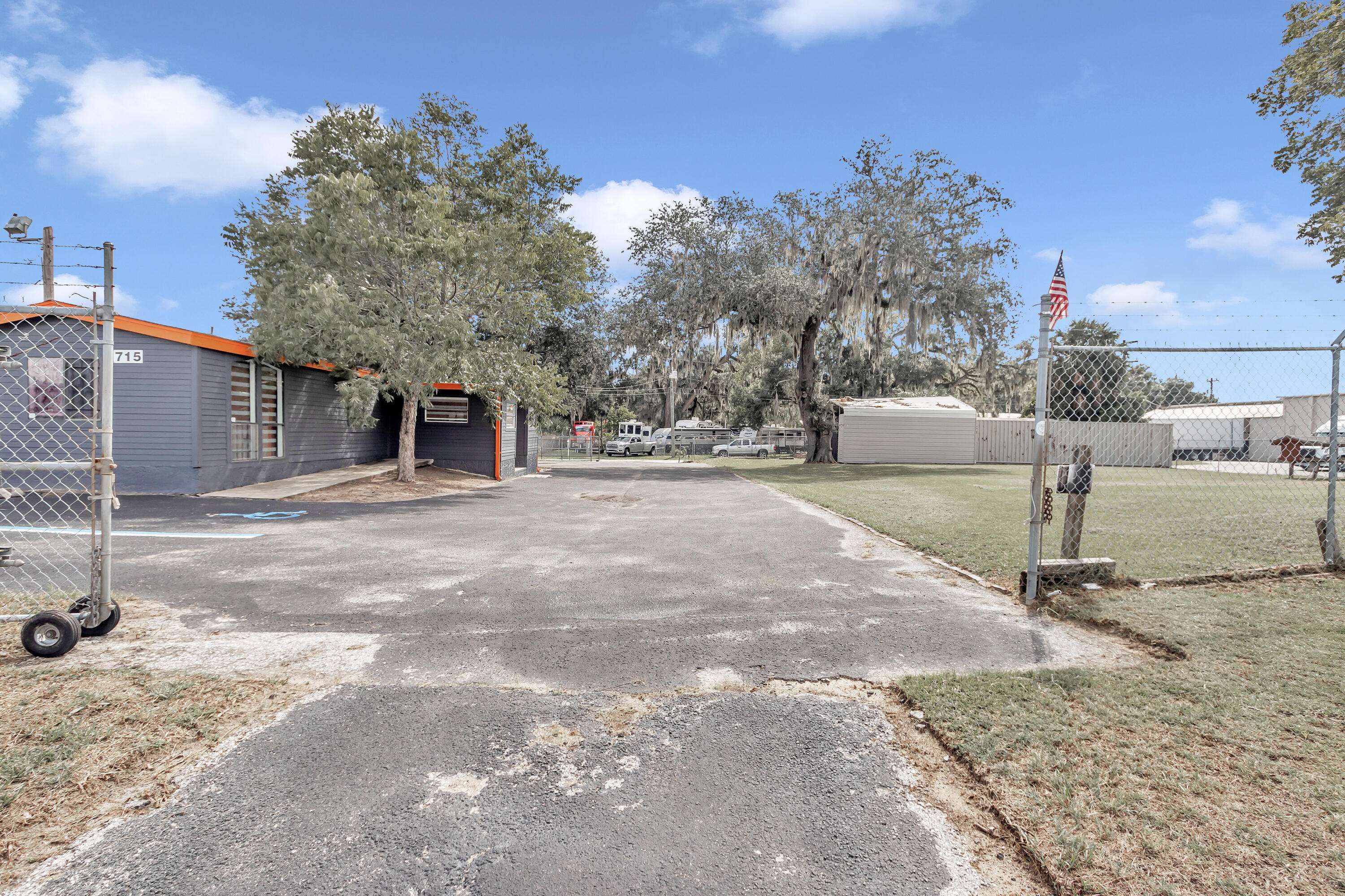 Ocala, FL 34475,715 N Pine AVE