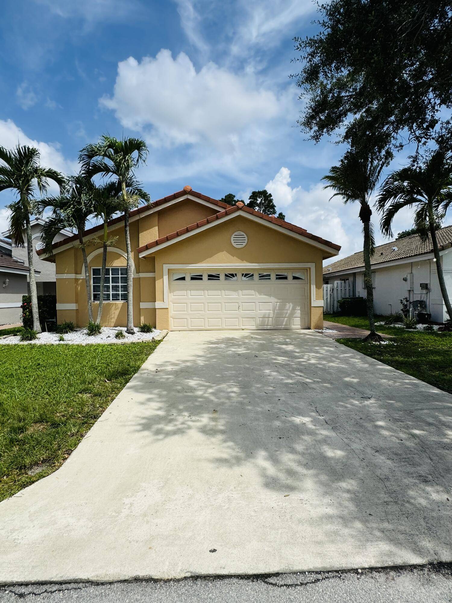 Pembroke Pines, FL 33029,17661 SW 4th CT