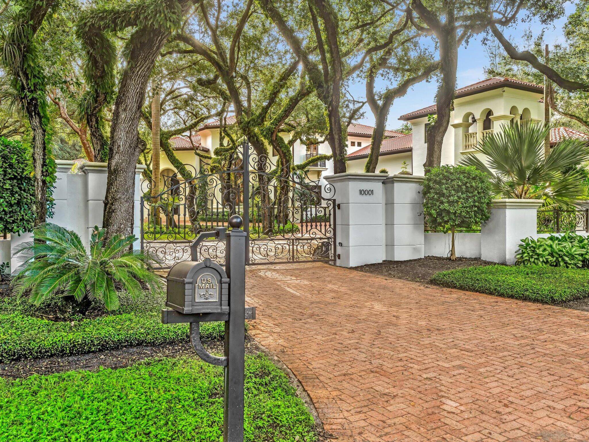 Coral Gables, FL 33156,10001 Fairchild WAY