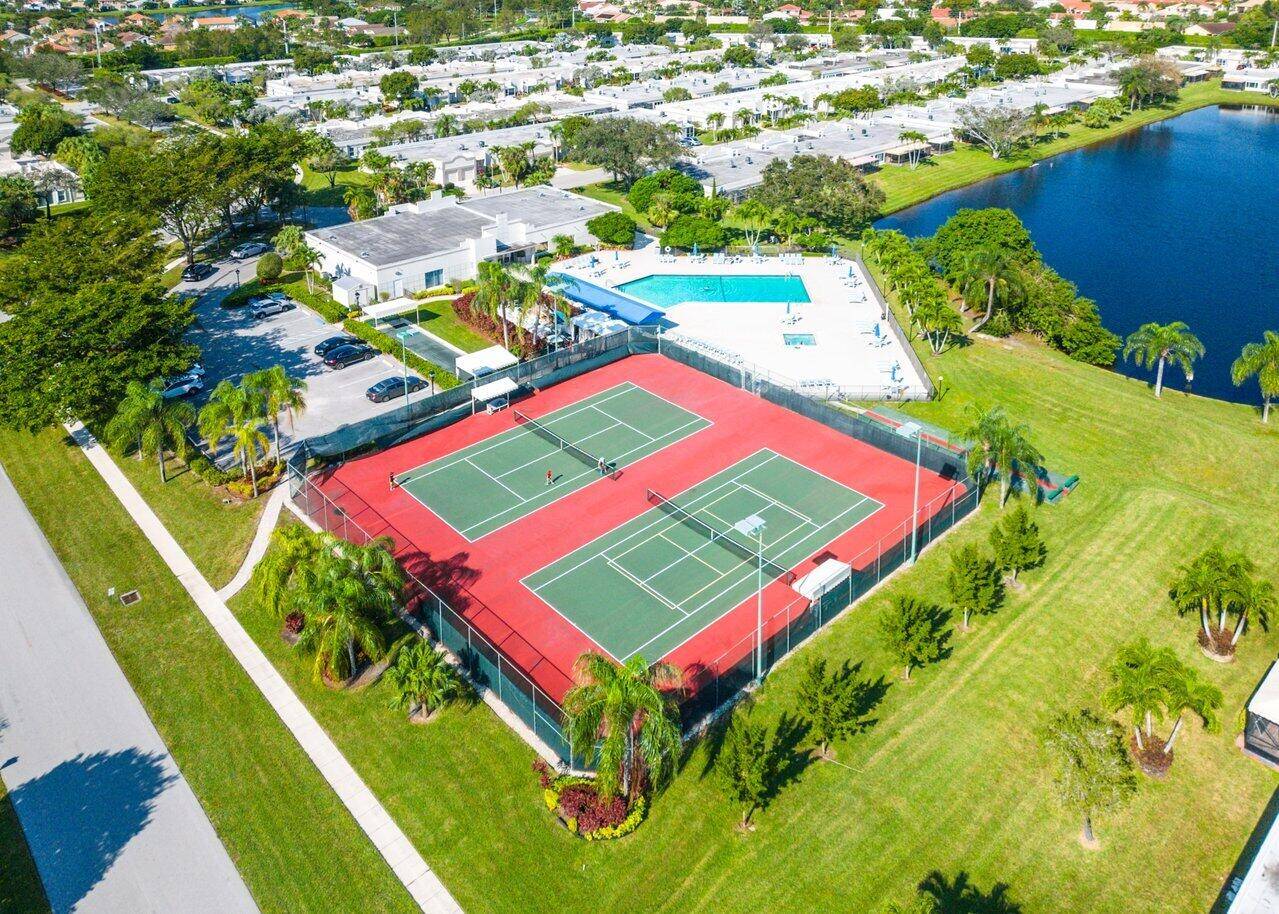 Boca Raton, FL 33496,9110 Fairbanks LN 4