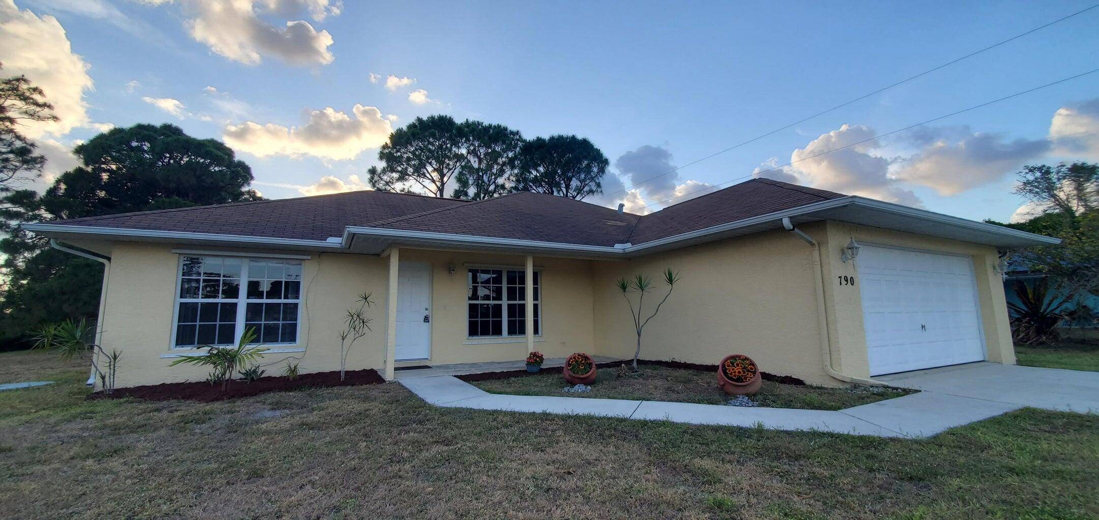 Port Saint Lucie, FL 34983,790 SW Hibiscus ST