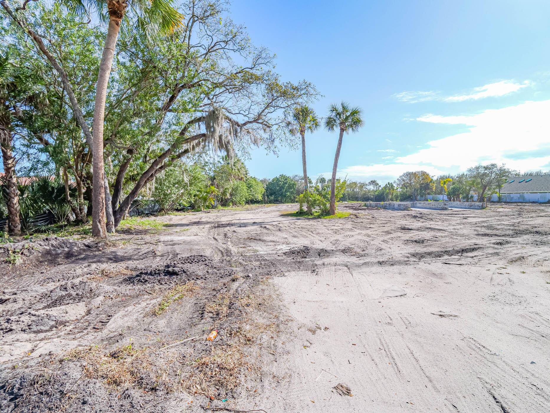 Vero Beach, FL 32962,690 6th AVE