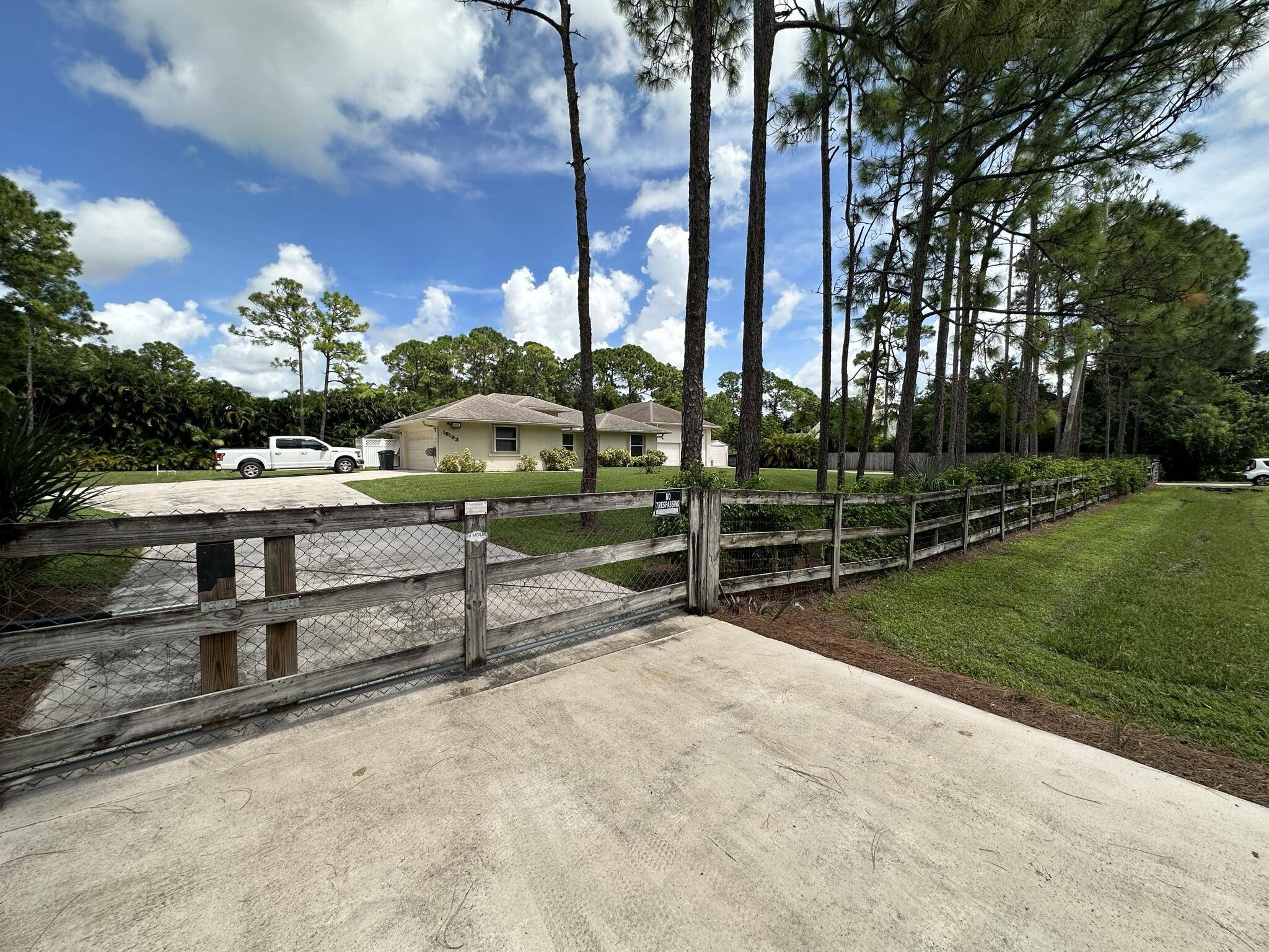 Loxahatchee, FL 33470,16193 N 72nd RD