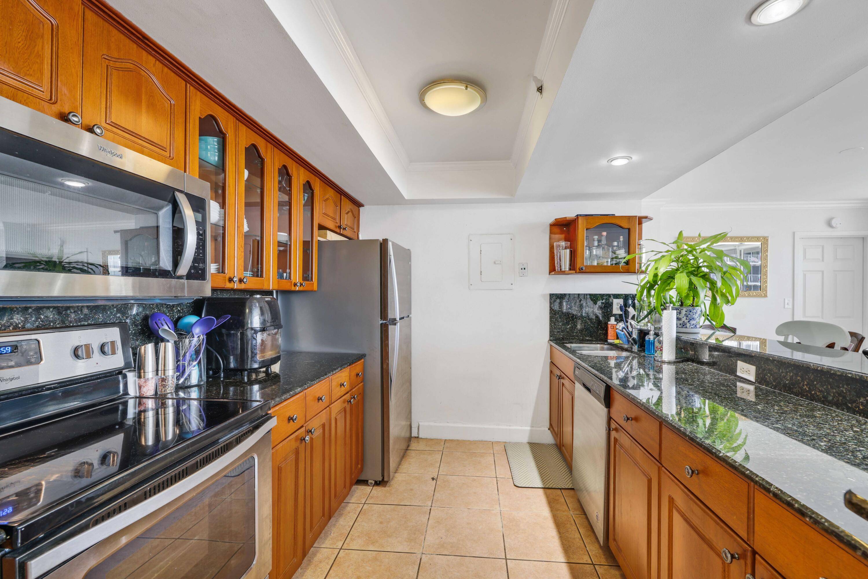 North Bay Village, FL 33141,7601 E Treasure DR 1021