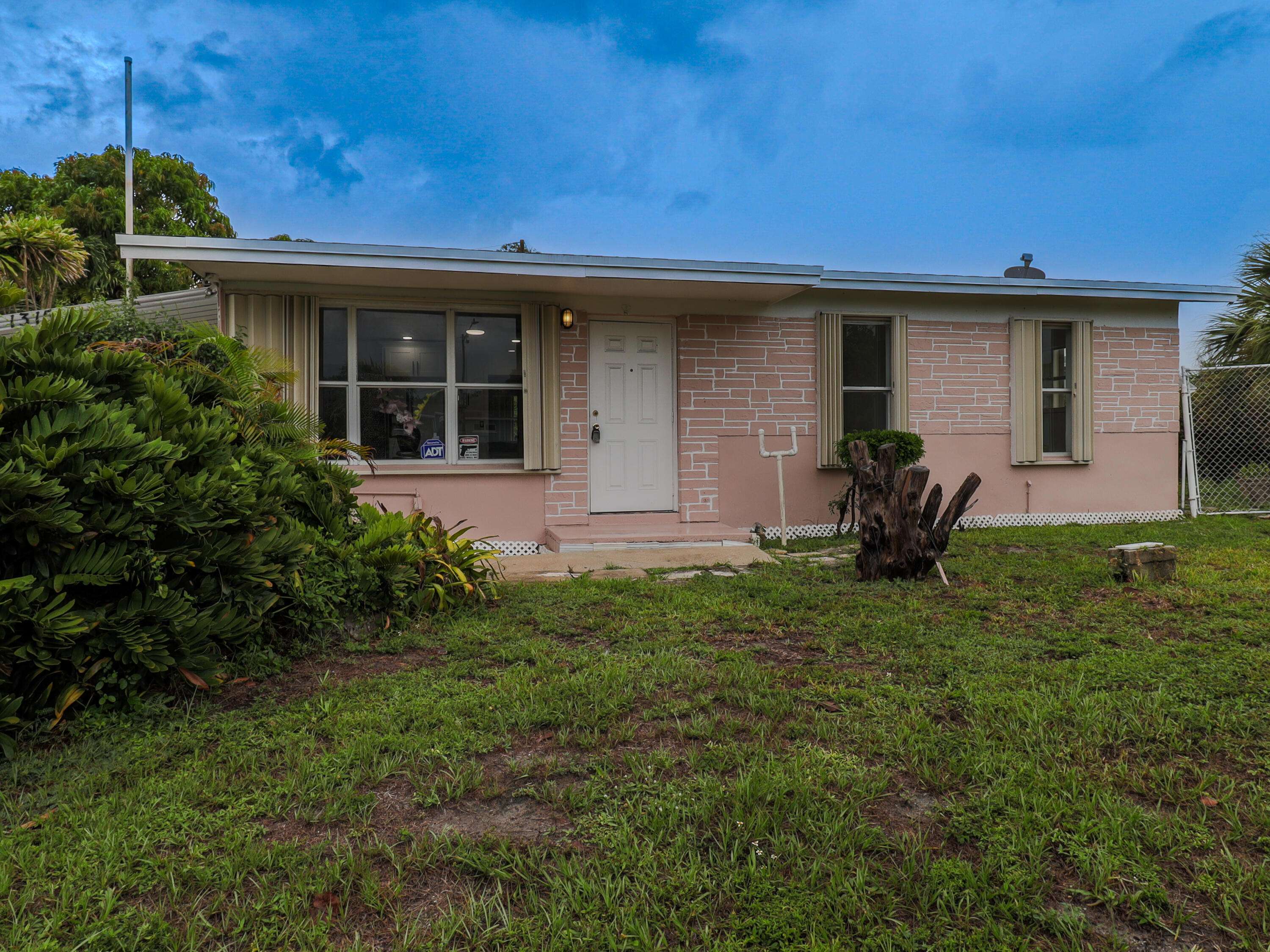 West Palm Beach, FL 33401,1315 7th ST