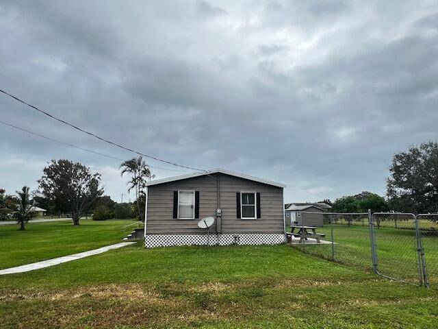 Clewiston, FL 33440,910 Gratton RD