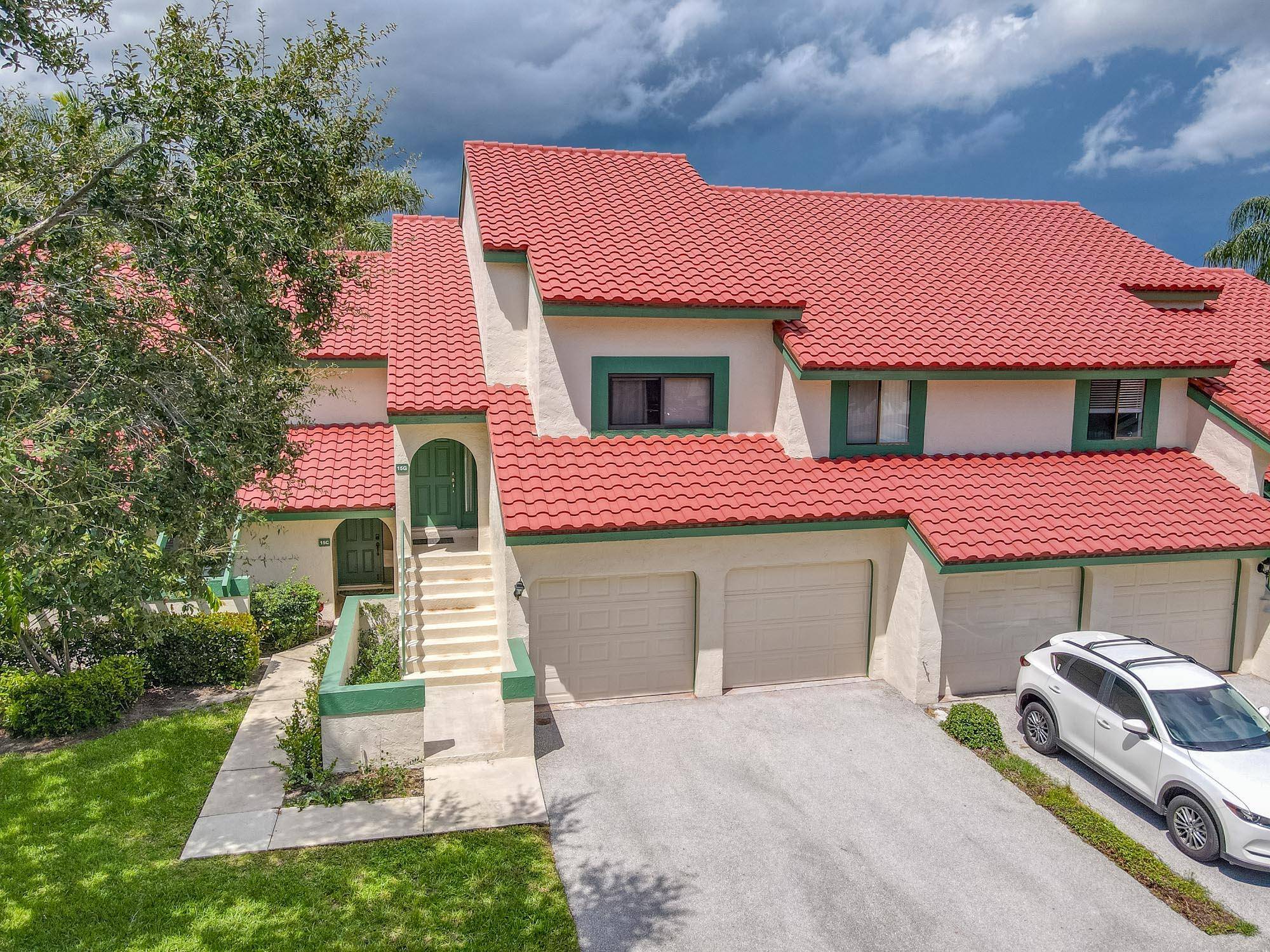 Palm Beach Gardens, FL 33418,15 E Lexington LN G