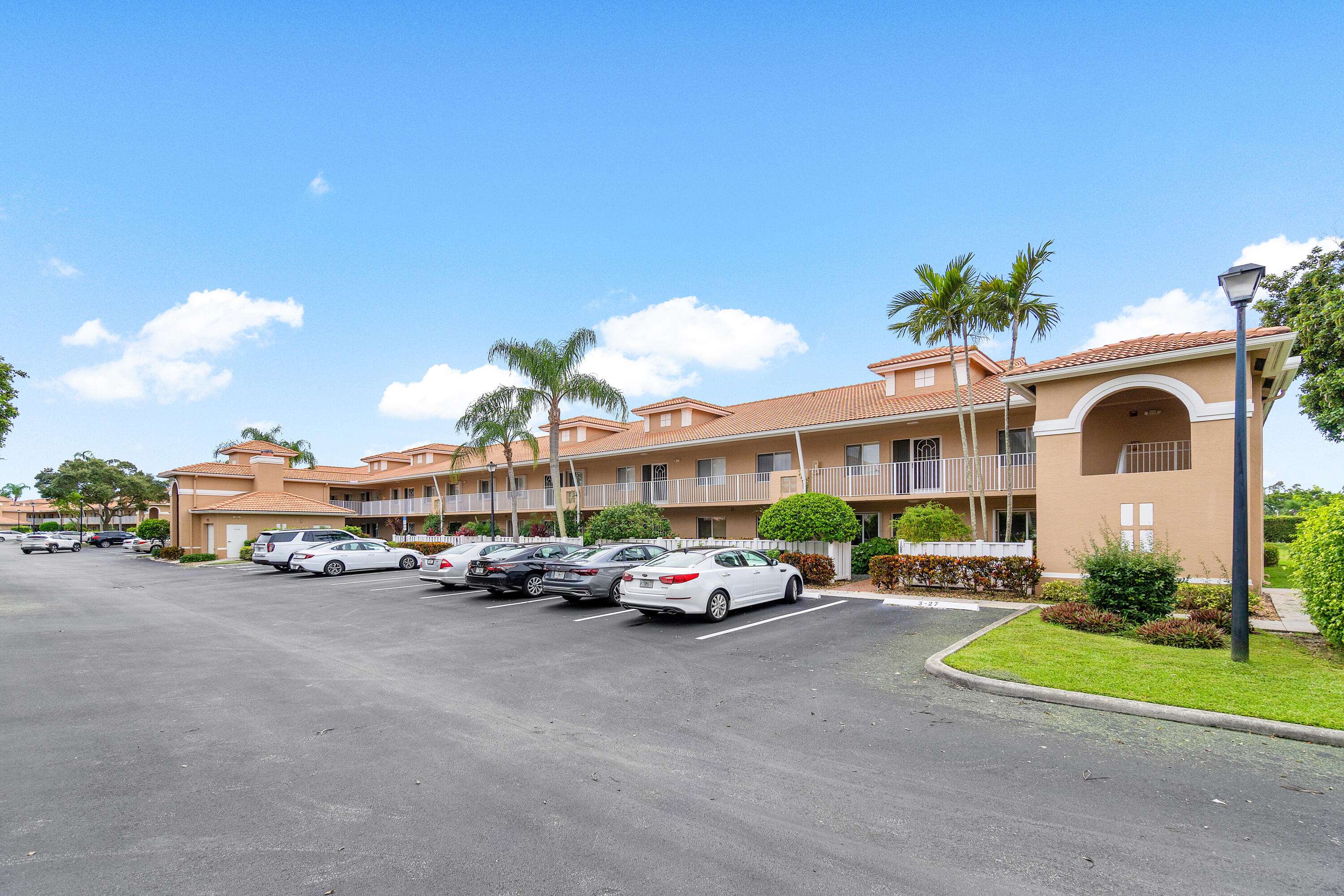 Boynton Beach, FL 33437,5952 Regal Glen DR 207