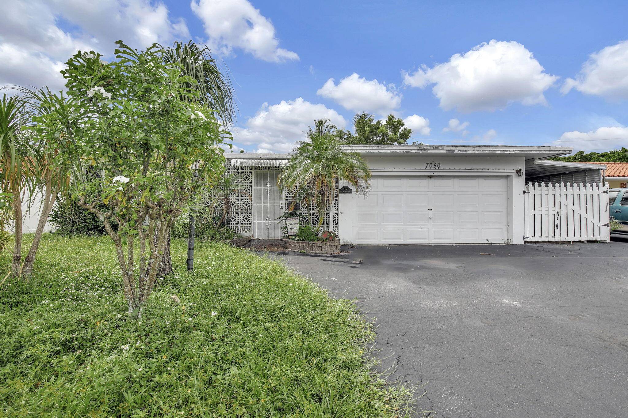 Pembroke Pines, FL 33023,7050 SW 10th CT