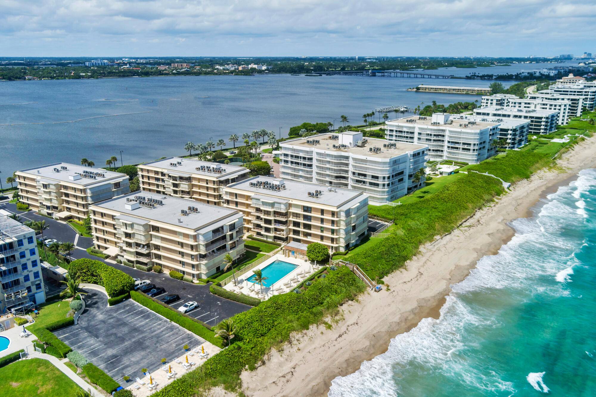 Palm Beach, FL 33480,3200 S Ocean BLVD A504