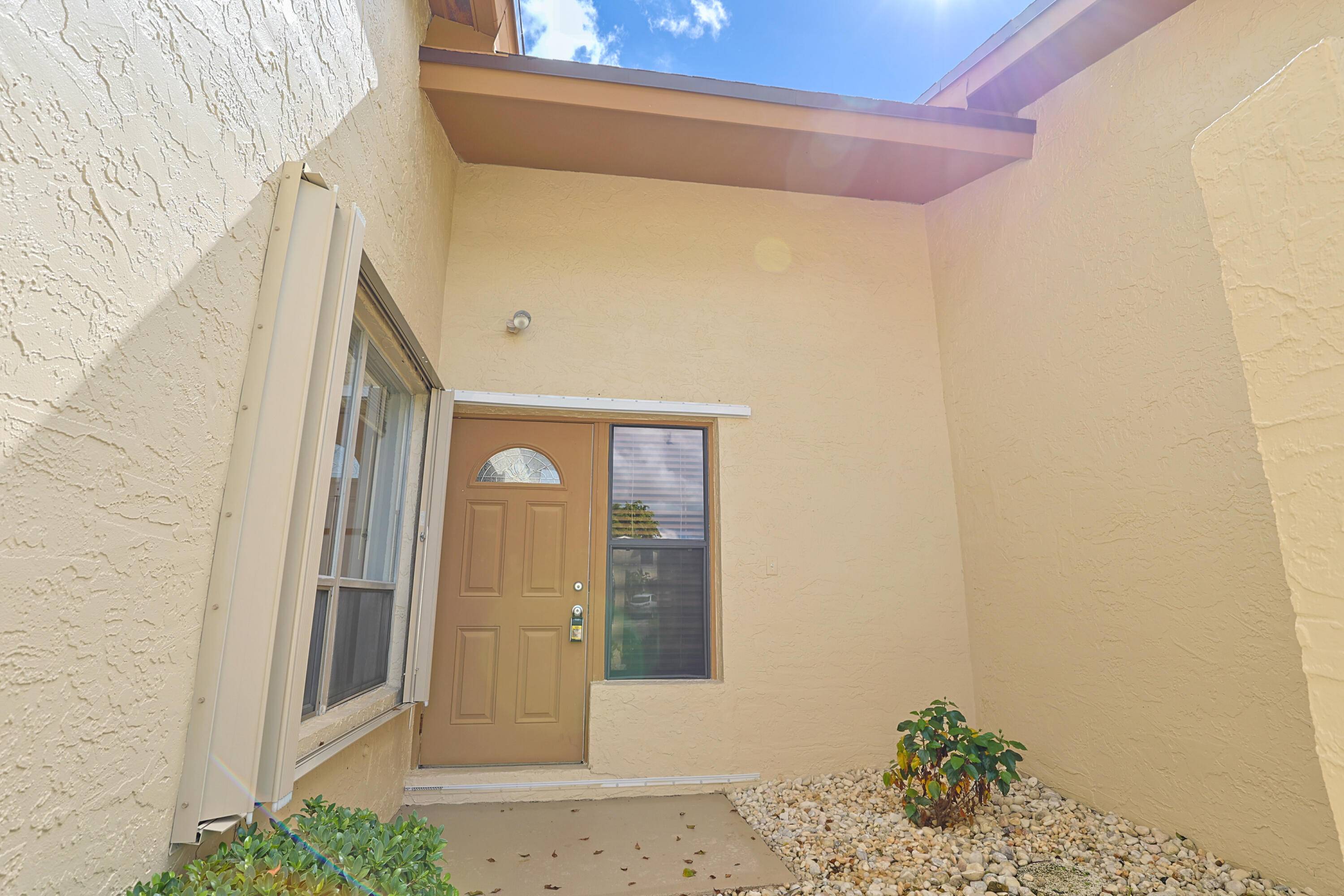 Deerfield Beach, FL 33442,208 NW 40th TER