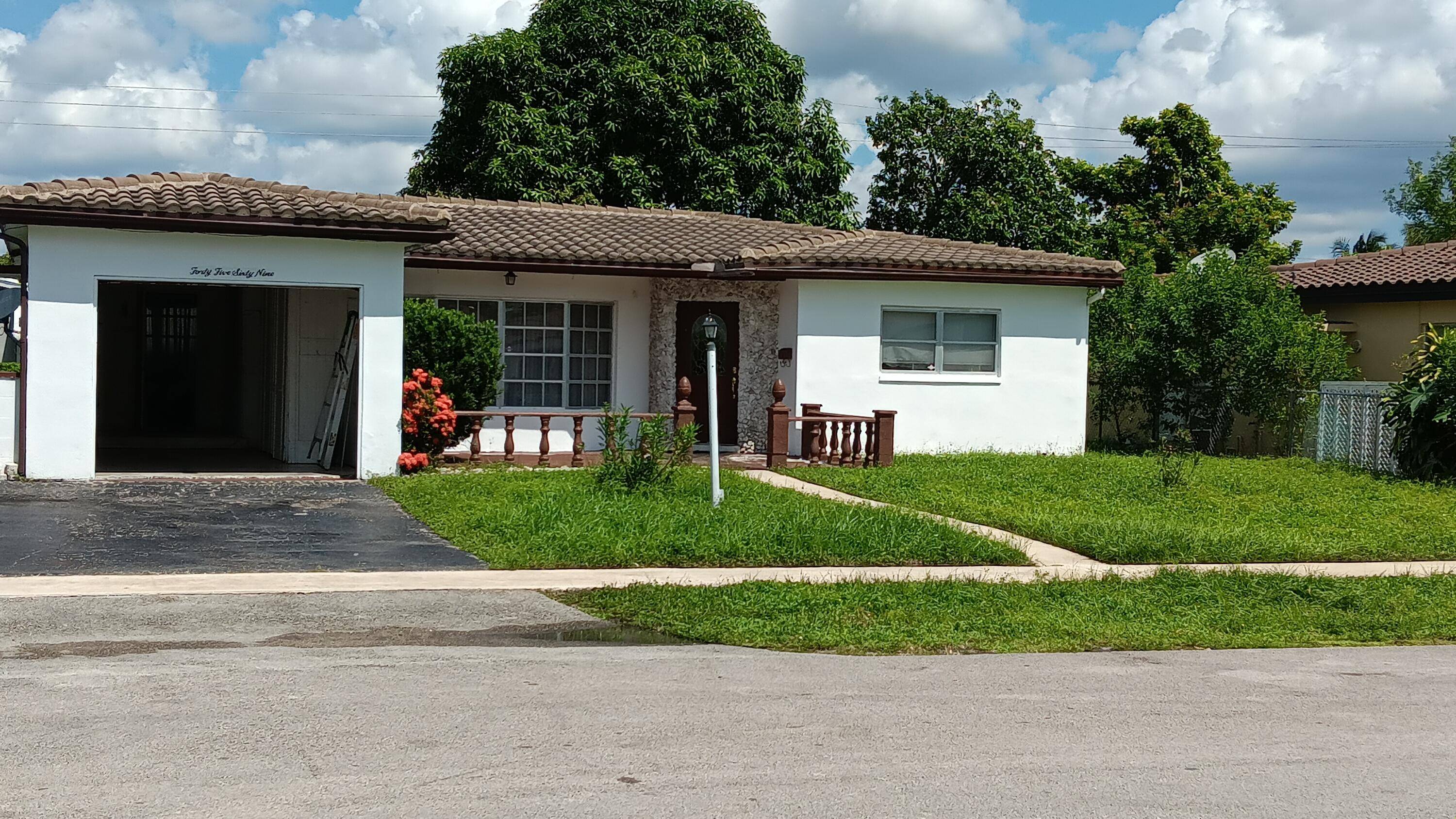 Lauderdale Lakes, FL 33319,4569 NW 40th ST