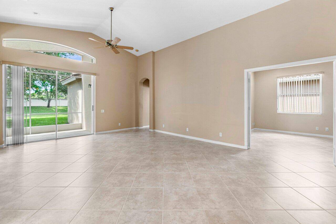 Lake Worth, FL 33467,9947 Torino DR