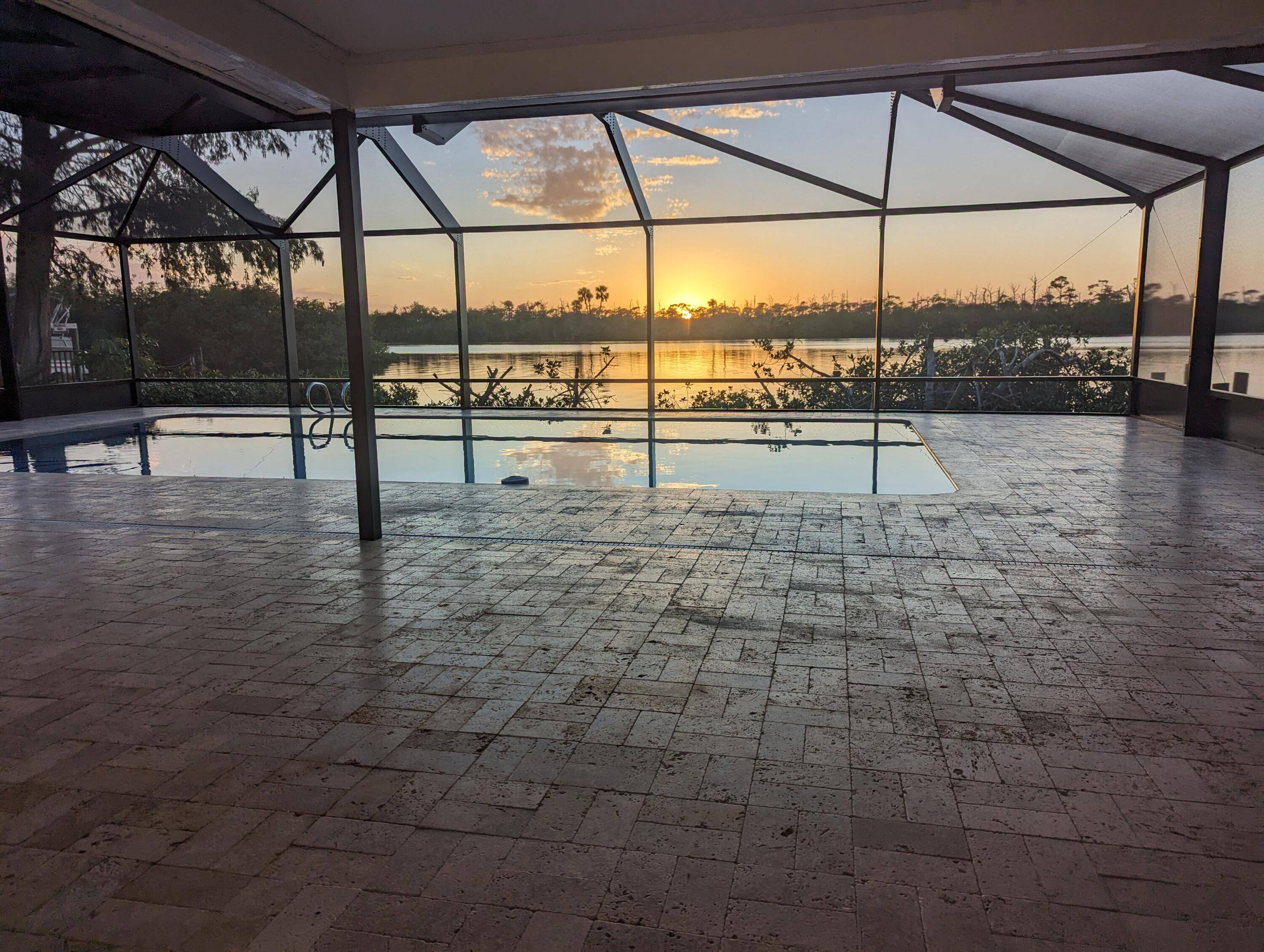 Sebastian, FL 32958,18 Sunset DR