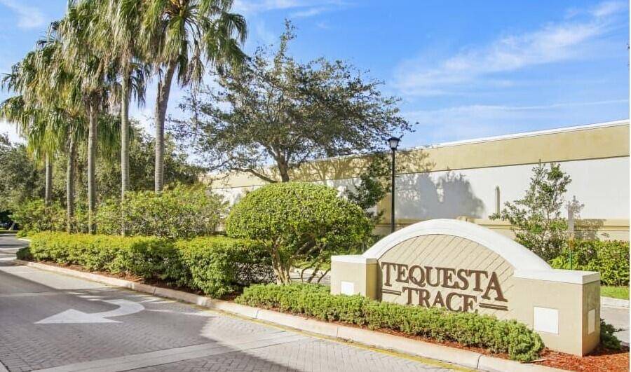 Tequesta, FL 33469,108 Lighthouse CIR B