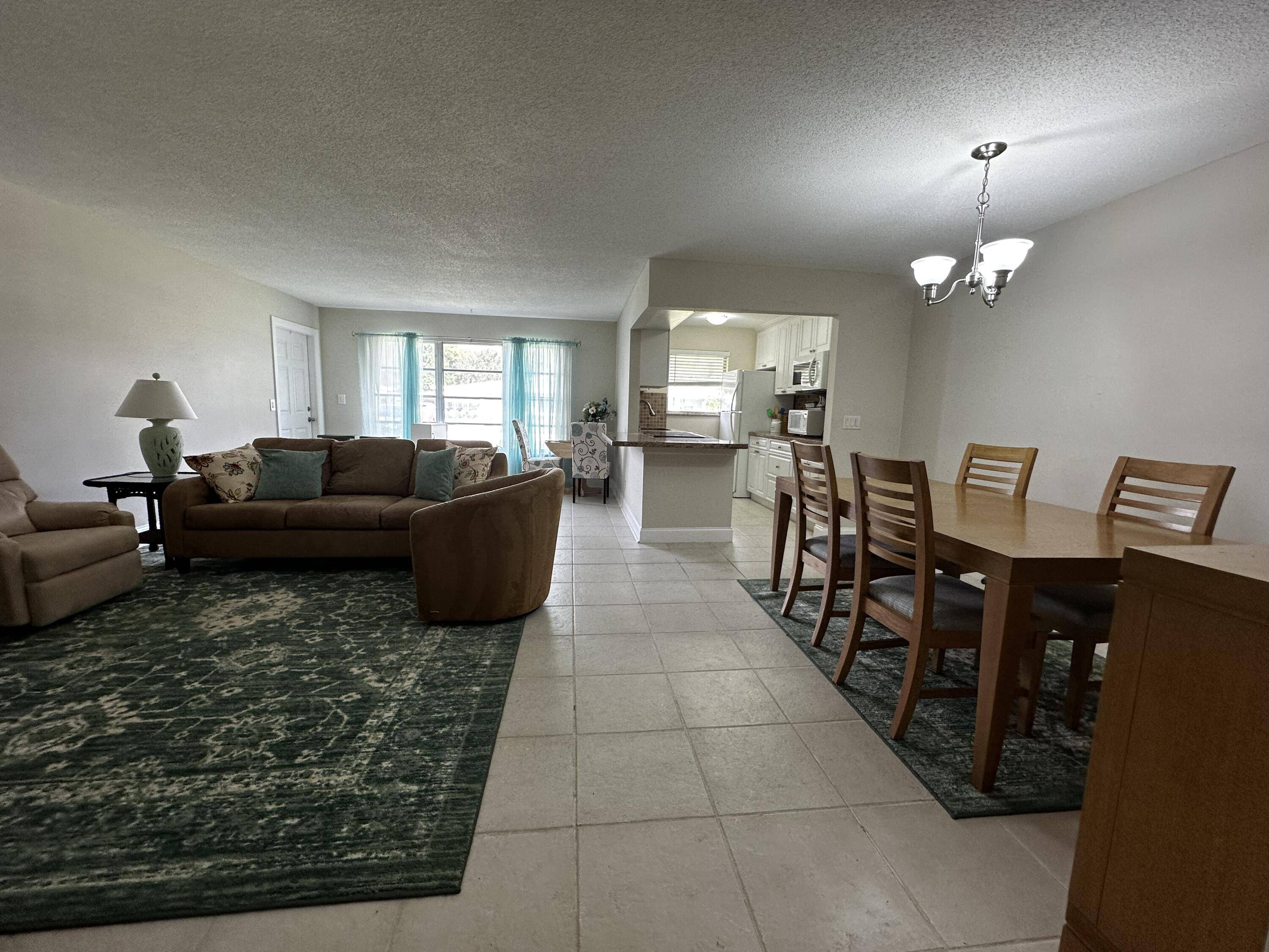 Delray Beach, FL 33445,262 W High Point CT C