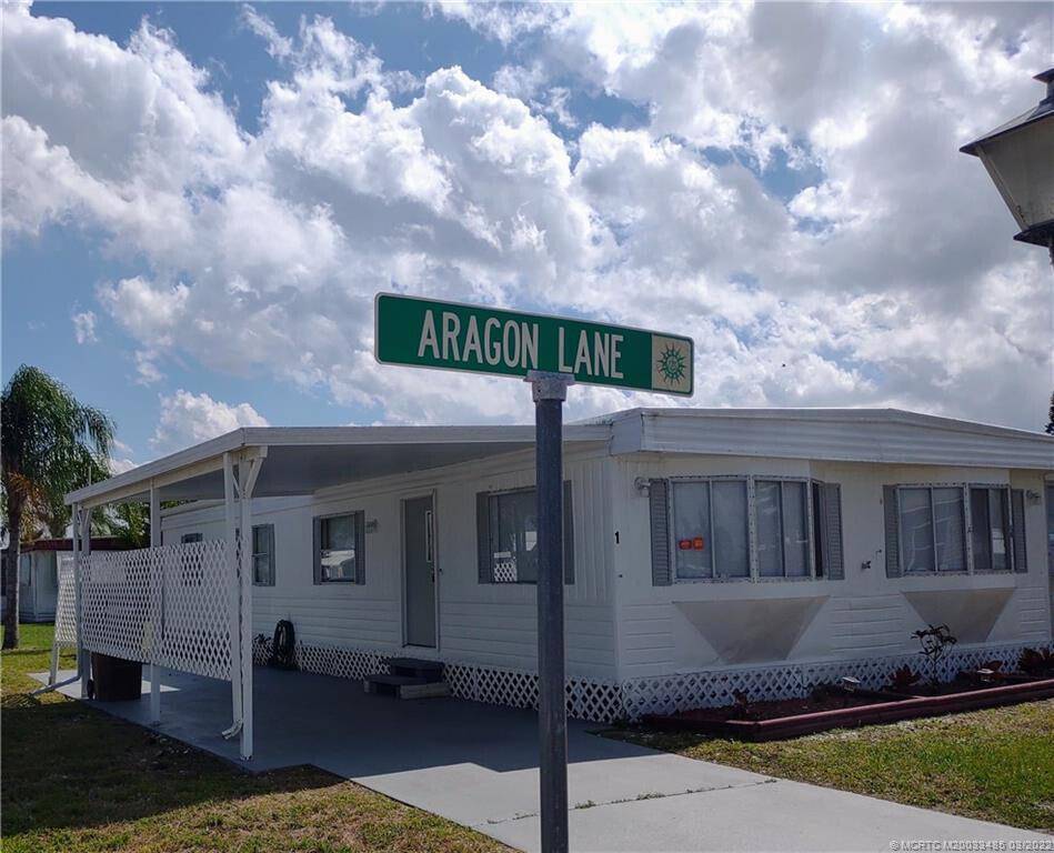 Port Saint Lucie, FL 34952,1 Aragon LN